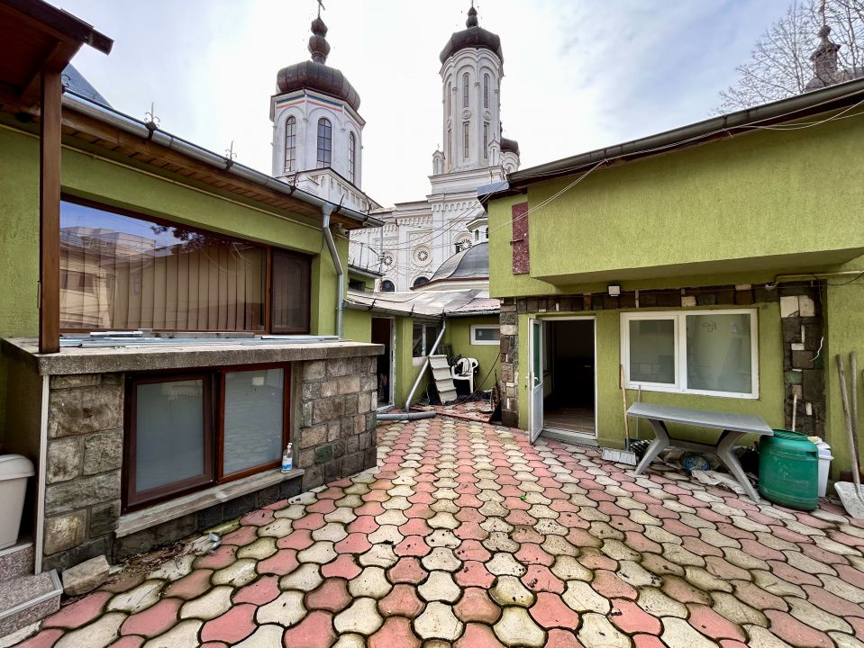 Casa 9 camere, 4 bai, 3 locuri de parcare, Central, Ploiesti — fotografia 18