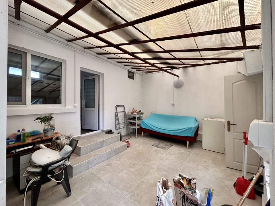 Casa 9 camere, 4 bai, 3 locuri de parcare, Central, Ploiesti — fotografia 19