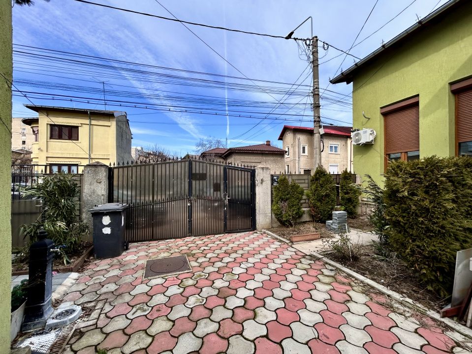 Casa 9 camere, 4 bai, 3 locuri de parcare, Central, Ploiesti — fotografia 37