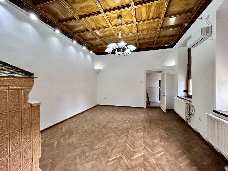 Casa 9 camere, 4 bai, 3 locuri de parcare, Central, Ploiesti — fotografia 9
