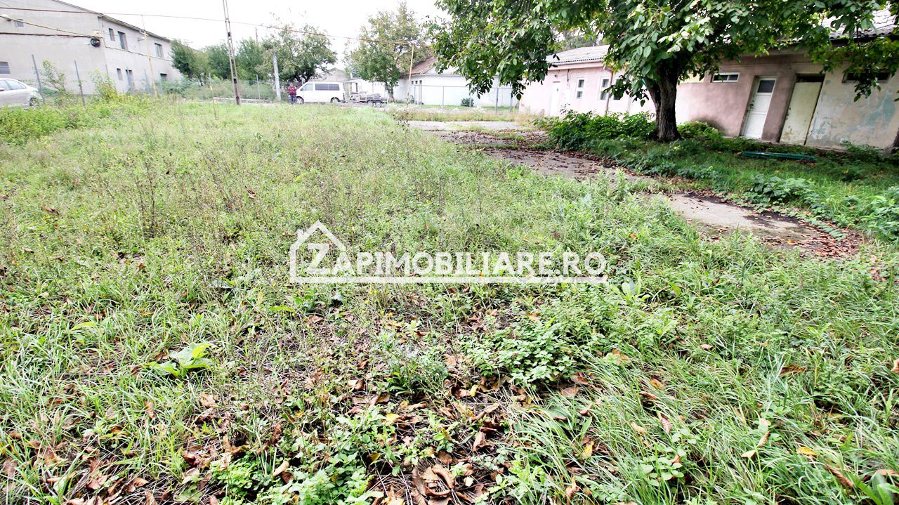 Hală + birouri si spatiu comercial 700 mp. teren 2.500 mp