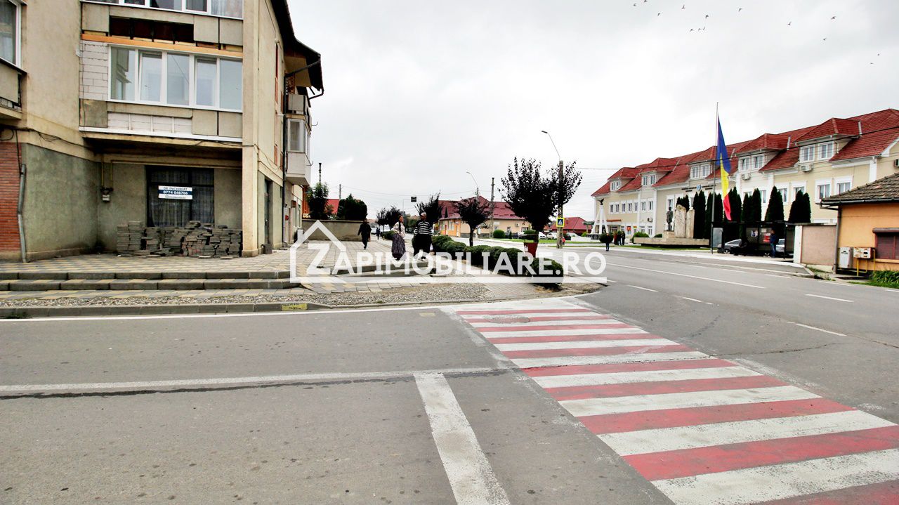 Hală + birouri si spatiu comercial 700 mp. teren 2.500 mp — fotografia 6