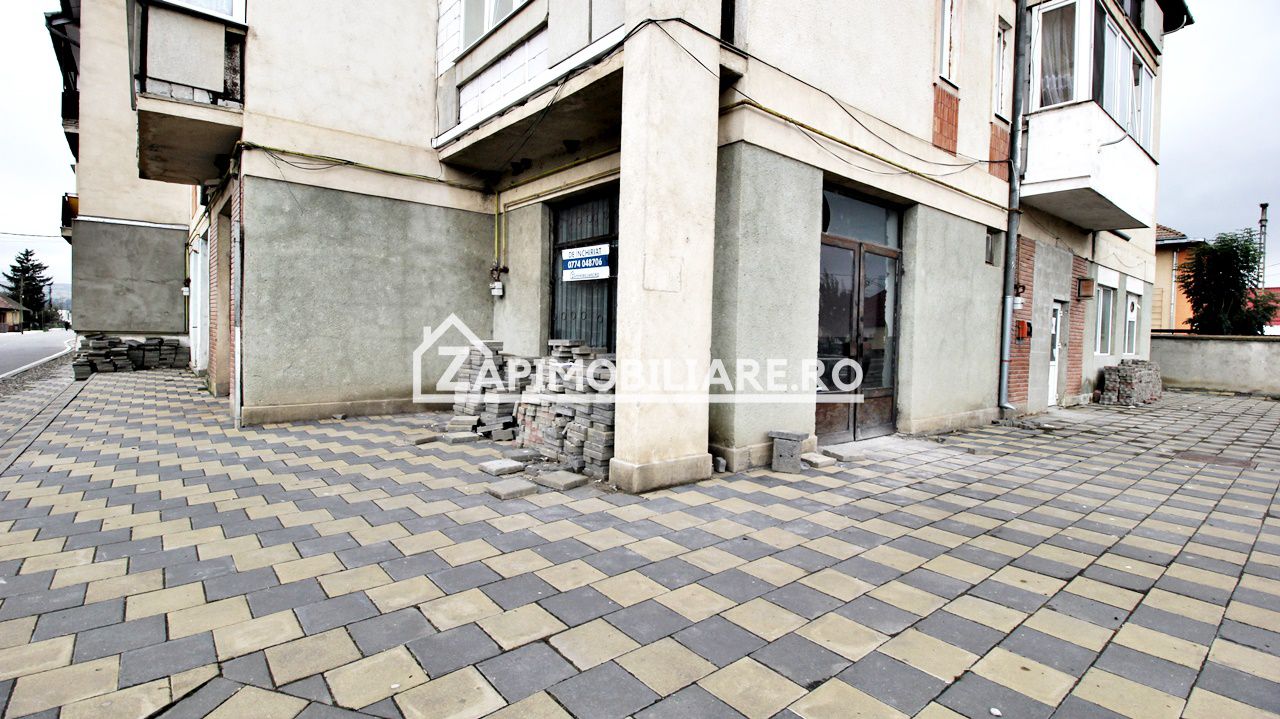 Hală + birouri si spatiu comercial 700 mp. teren 2.500 mp — fotografia 8