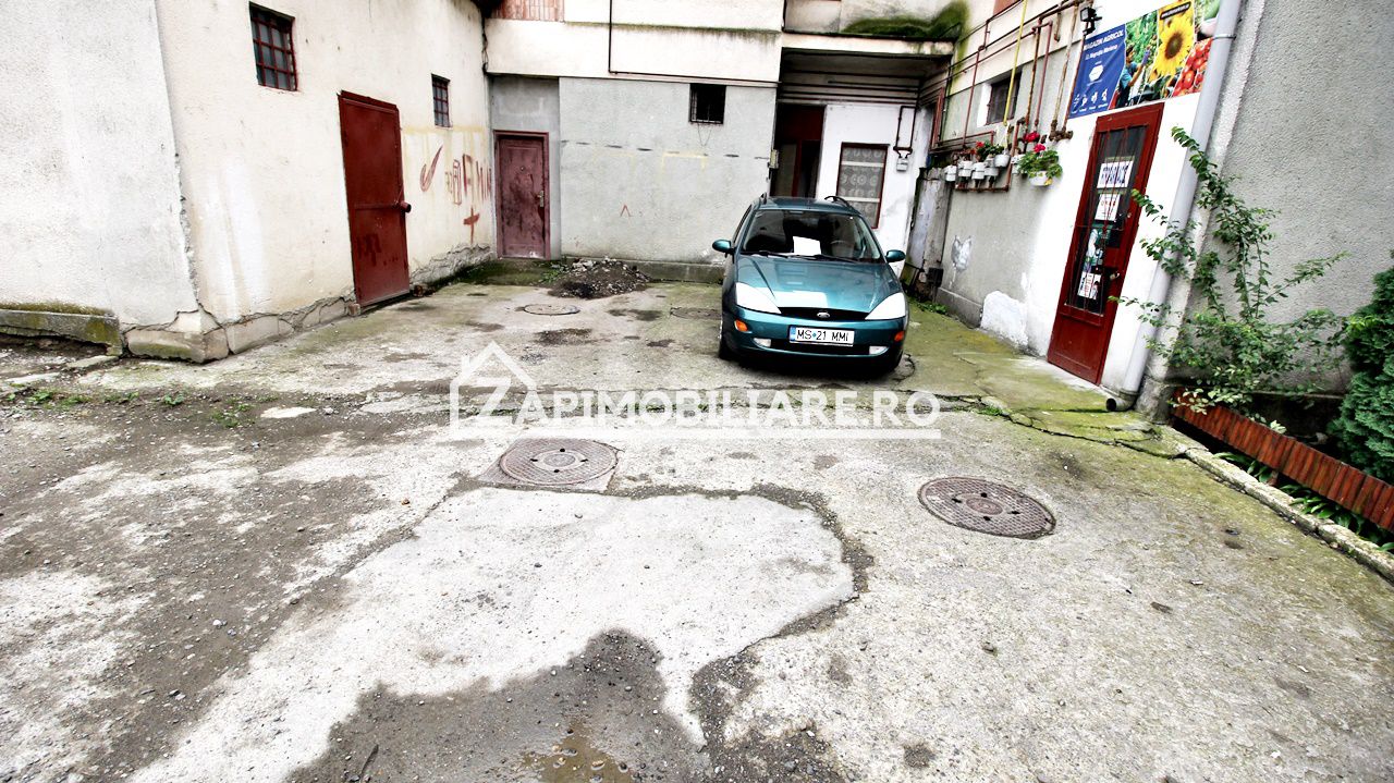 Hală + birouri si spatiu comercial 700 mp. teren 2.500 mp — fotografia 9