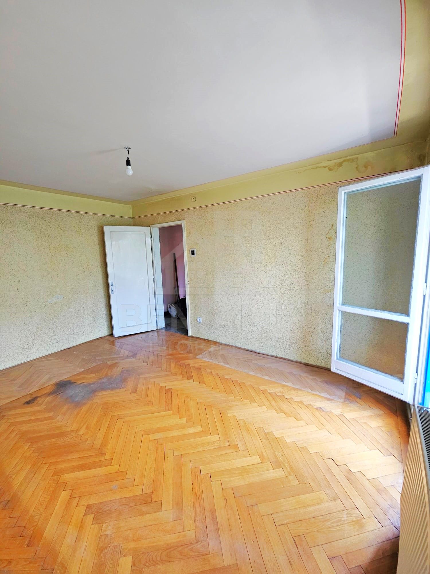 2 Decomandate-43mp-Etajul 3-Centrala termica-Cartier Astra-Brasov — fotografia 4