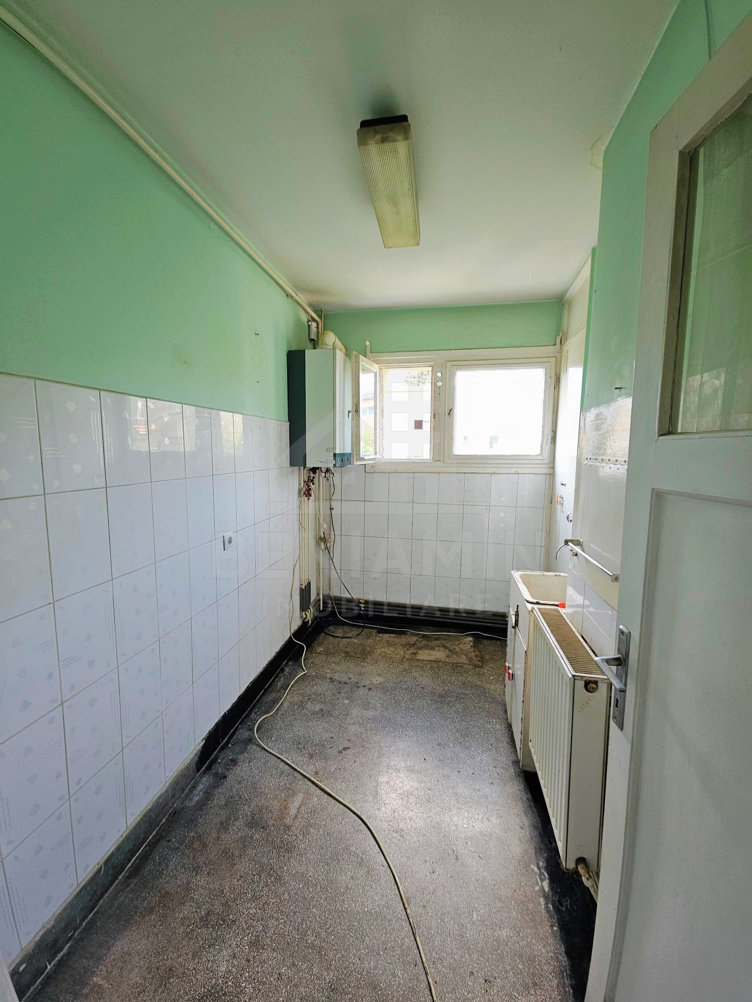 2 Decomandate-43mp-Etajul 3-Centrala termica-Cartier Astra-Brasov — fotografia 5