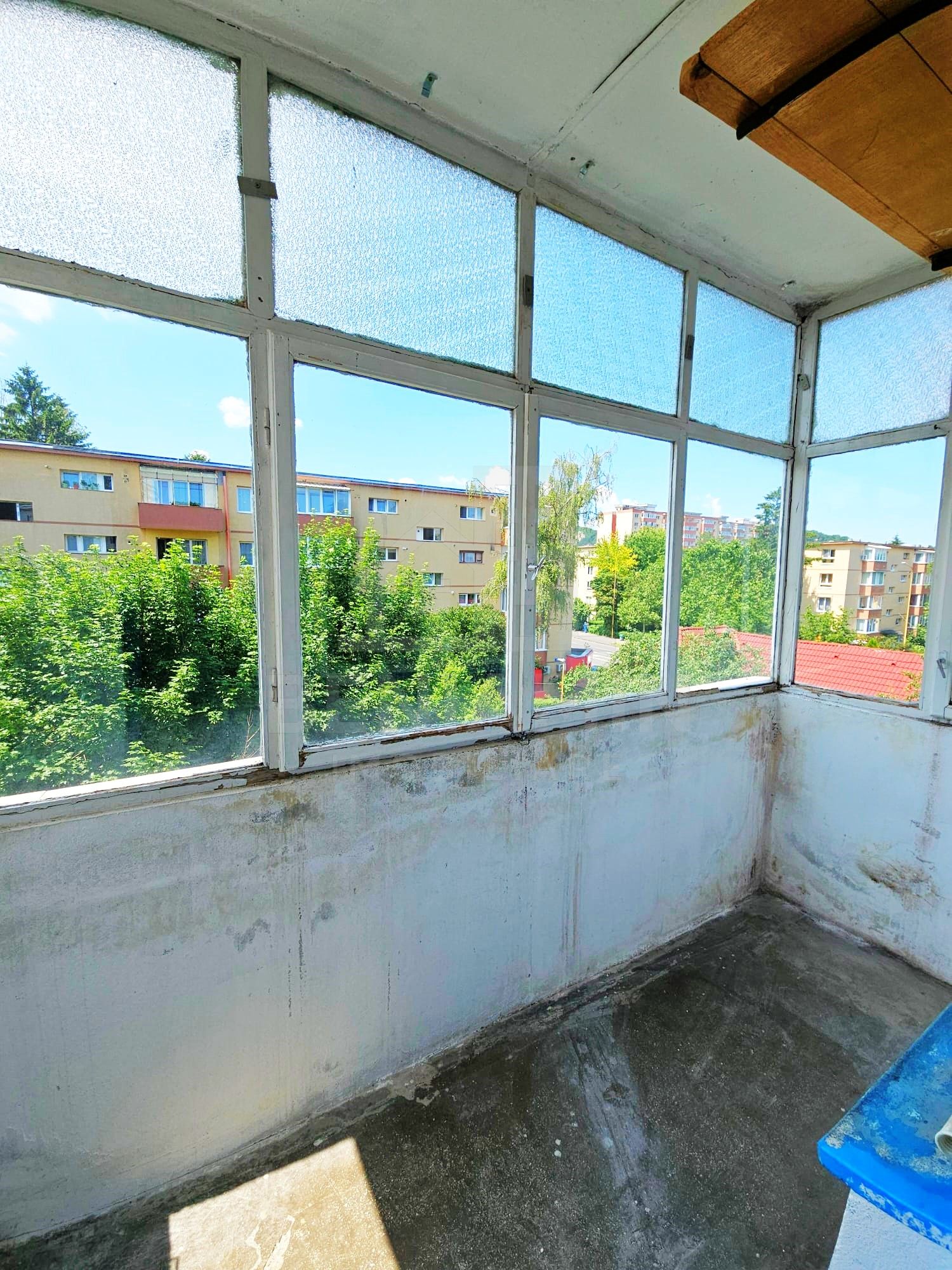 2 Decomandate-43mp-Etajul 3-Centrala termica-Cartier Astra-Brasov — fotografia 8