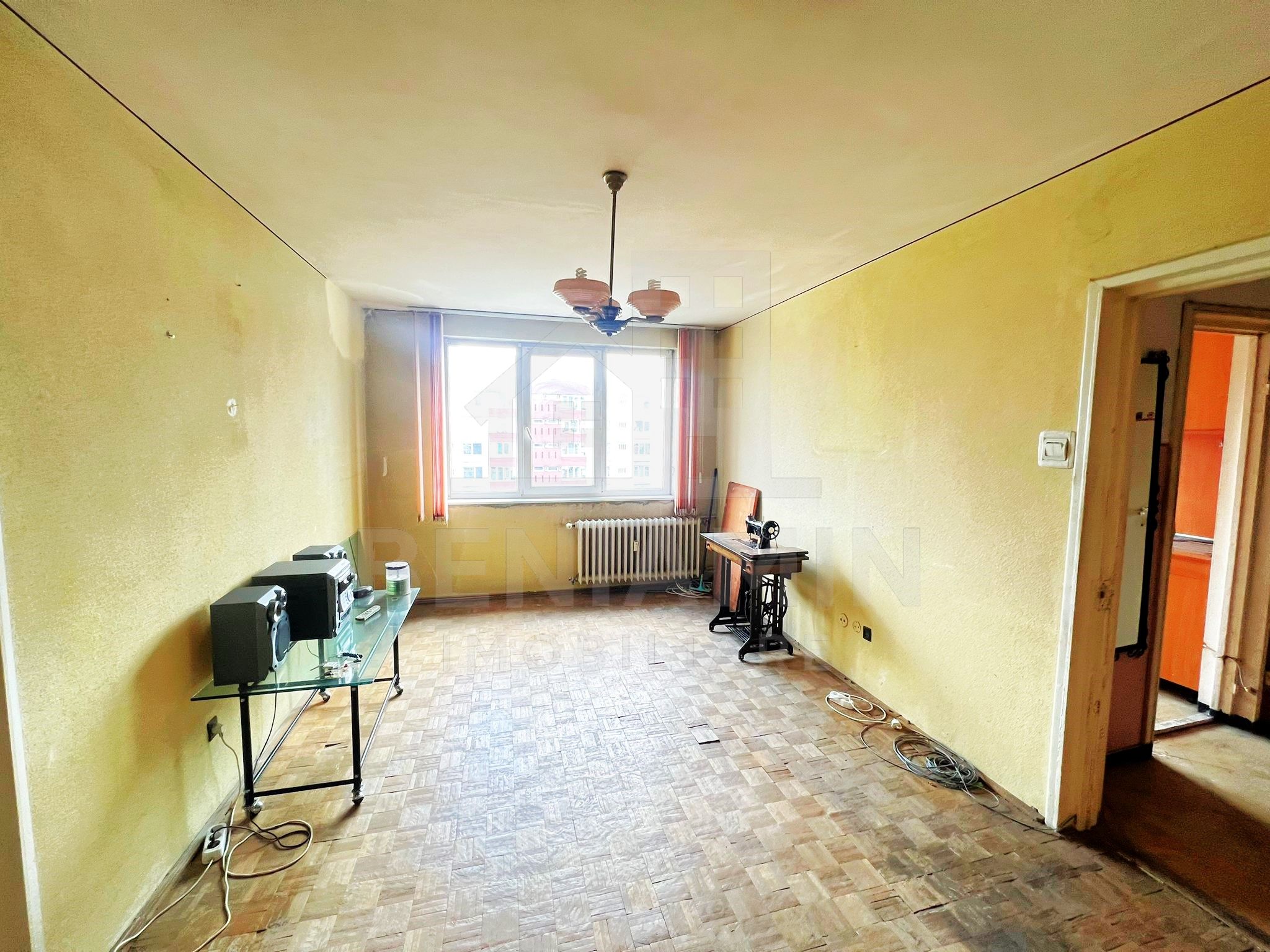 2 Camere-52mp-Balcon-Lift Nou-Anvelopat-Zona-Garii-Renovat — fotografia 3
