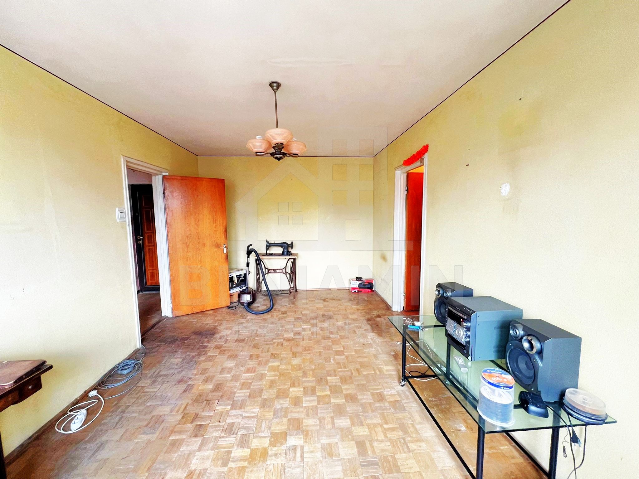 2 Camere-52mp-Balcon-Lift Nou-Anvelopat-Zona-Garii-Renovat — fotografia 4
