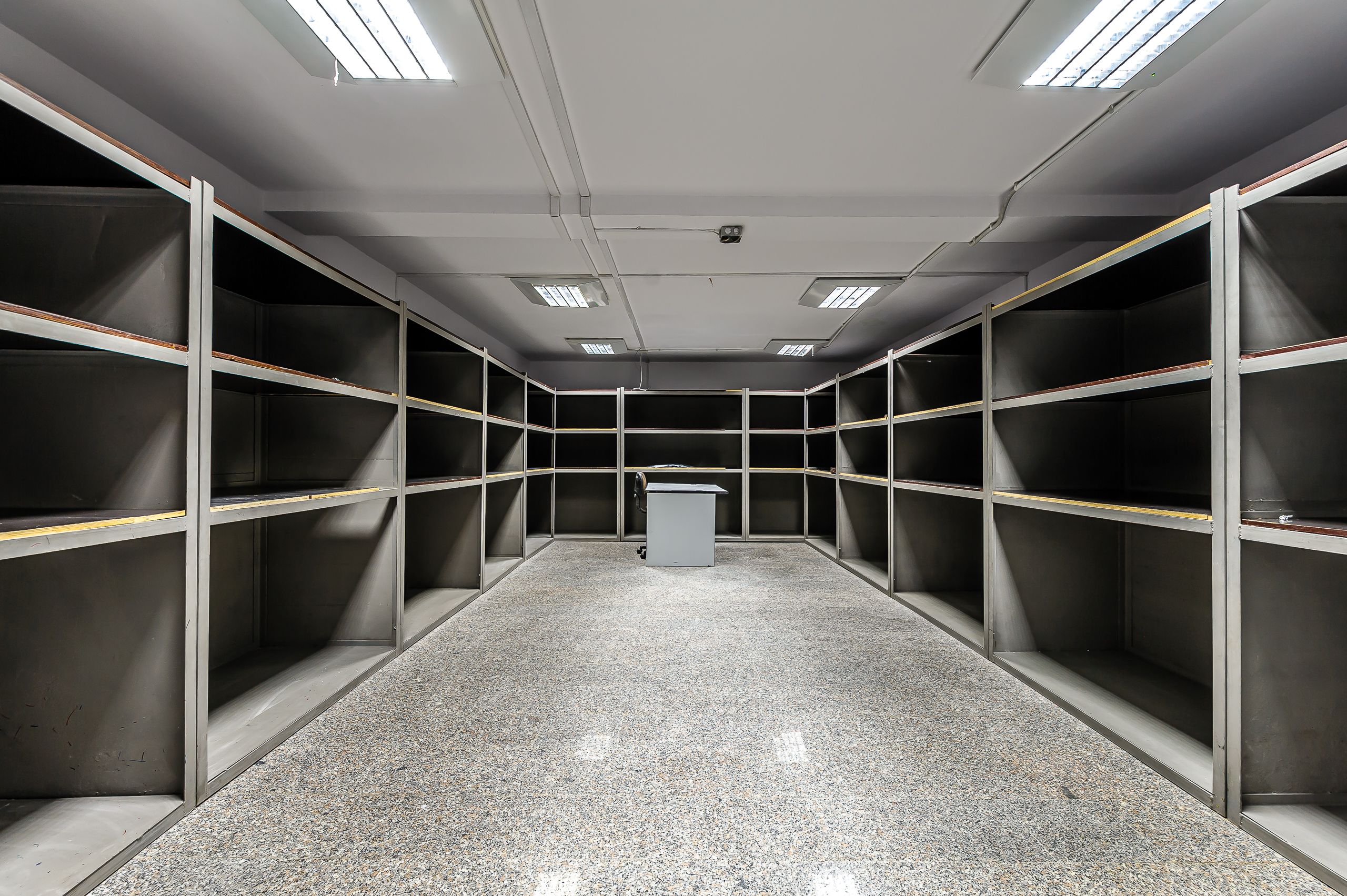 Spațiu de închiriat central — fotografia 4