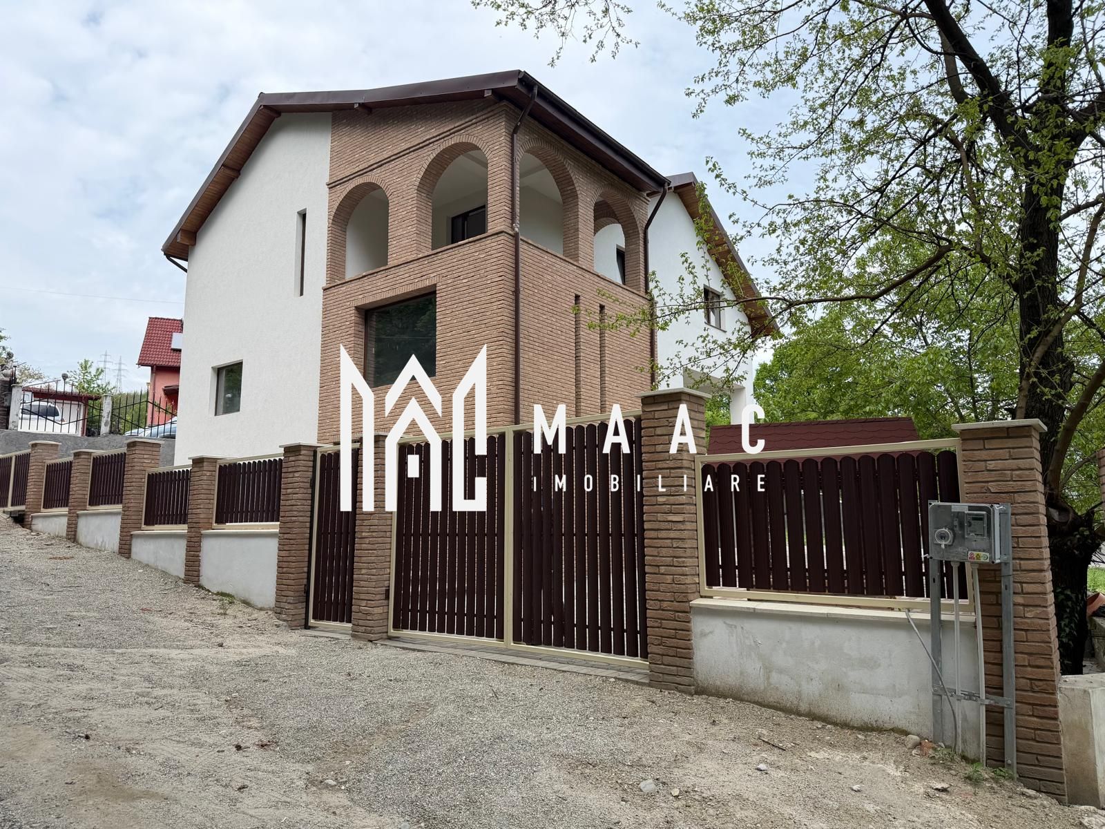 Casă 8 camere | Bujoreni, Vâlcea | 360 mp, teren 1000 mp — fotografia 3