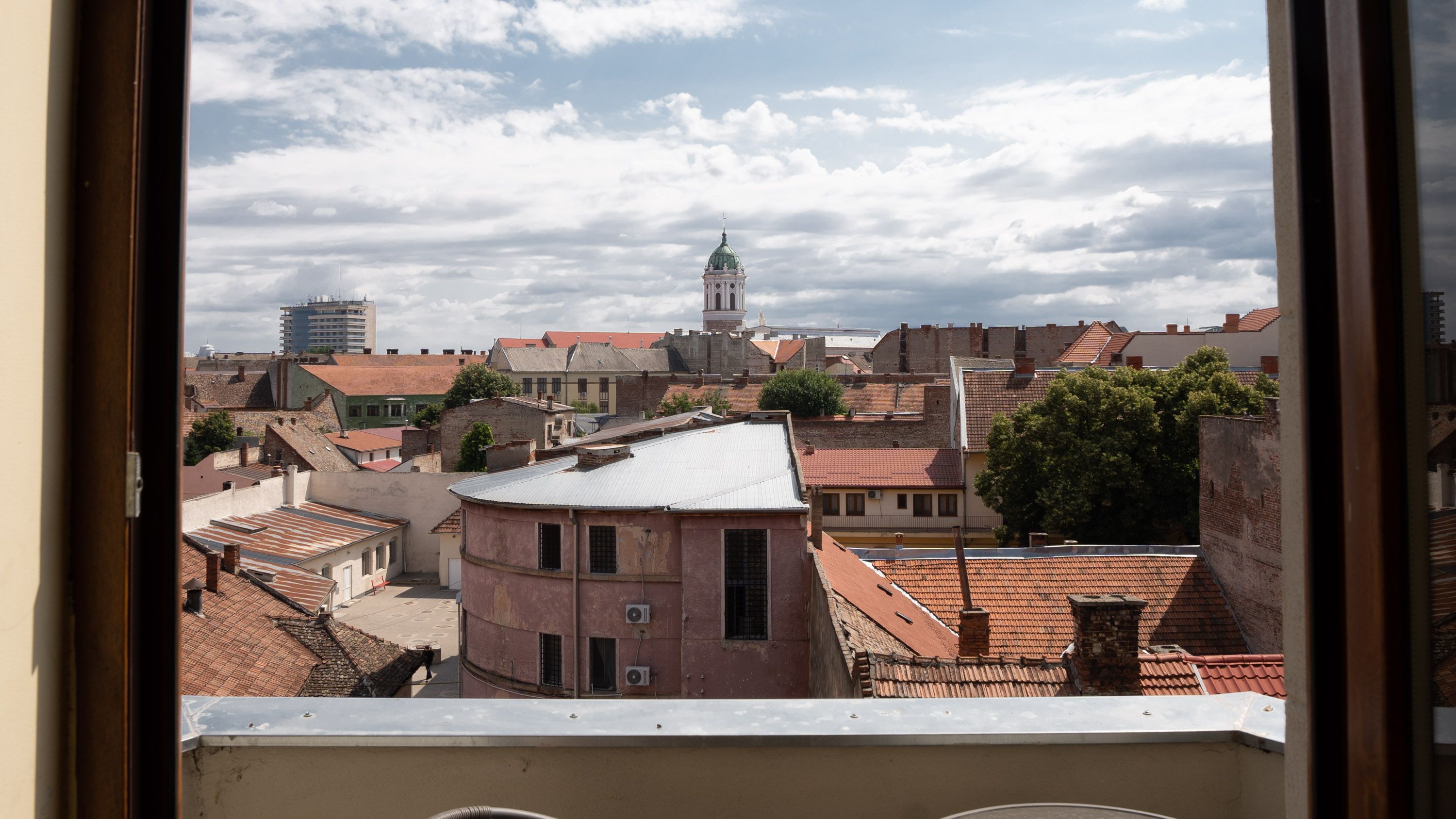 2 camere. Adresă centrală. 99 mp construiți. 2 băi. Etaj 3. — fotografia 7