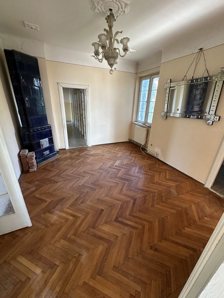 Proprietar vand apartament decomandat Unirii 5 camere — fotografia 5
