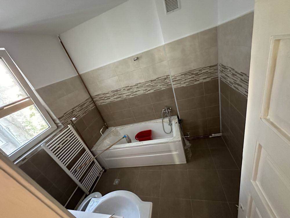 Proprietar vand apartament decomandat Unirii 5 camere — fotografia 6
