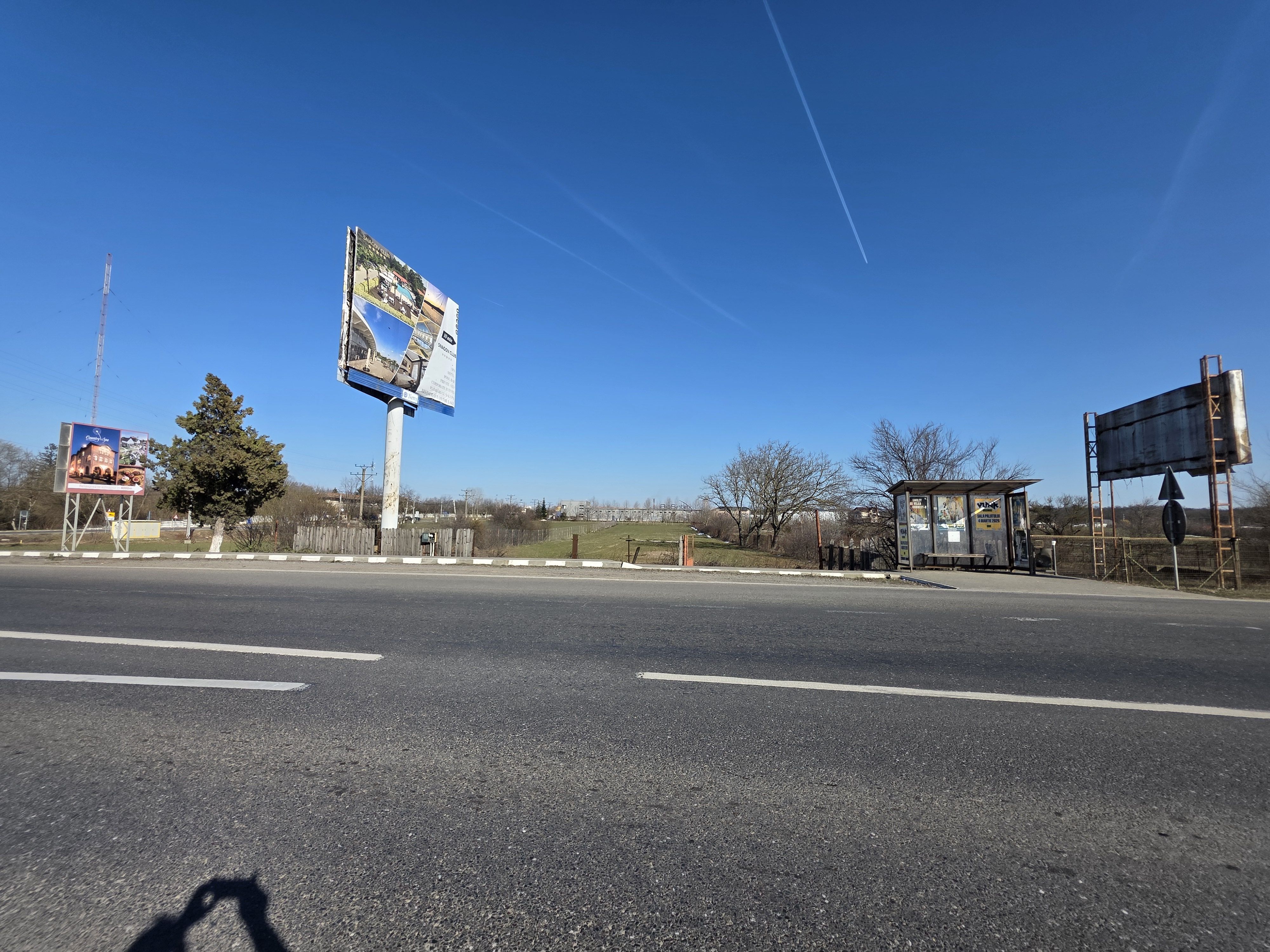 Pret redus! Snagov Plaza, 5000 mp intravilan,  deschidere la DN1 — fotografia 3
