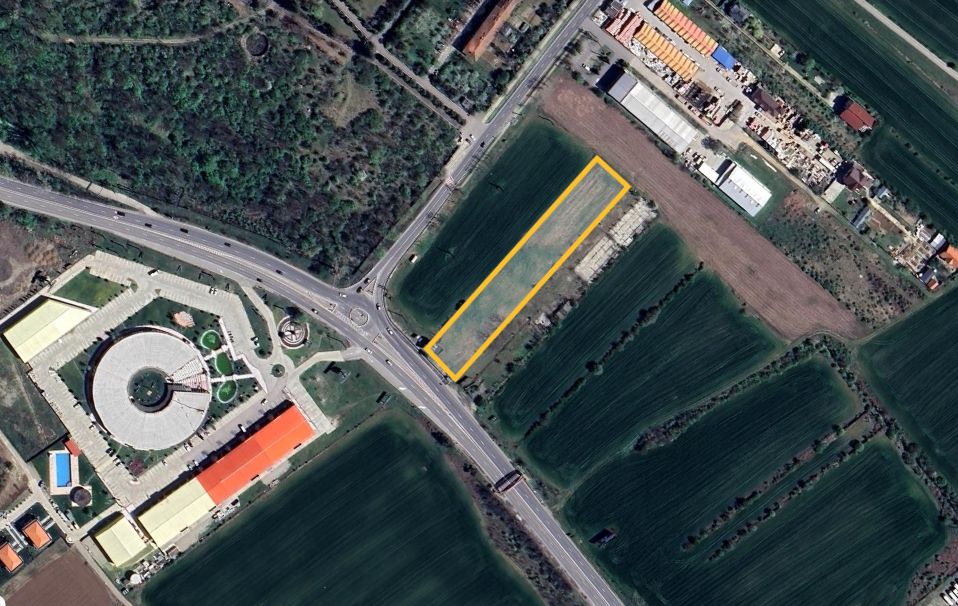 Pret redus! Snagov Plaza, 5000 mp intravilan,  deschidere la DN1 — fotografia 7