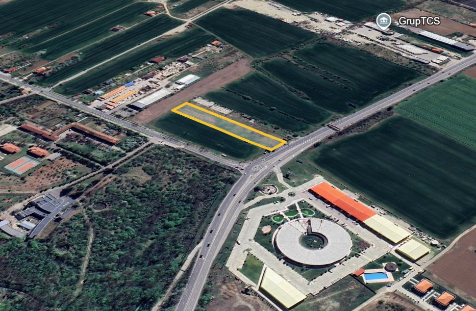 Pret redus! Snagov Plaza, 5000 mp intravilan,  deschidere la DN1 — fotografia 8