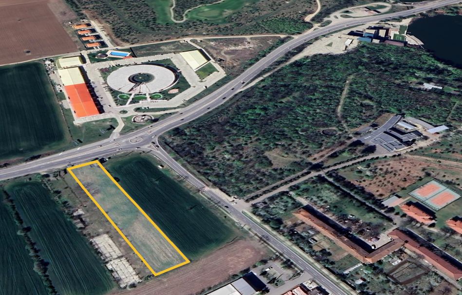 Pret redus! Snagov Plaza, 5000 mp intravilan,  deschidere la DN1 — fotografia 9