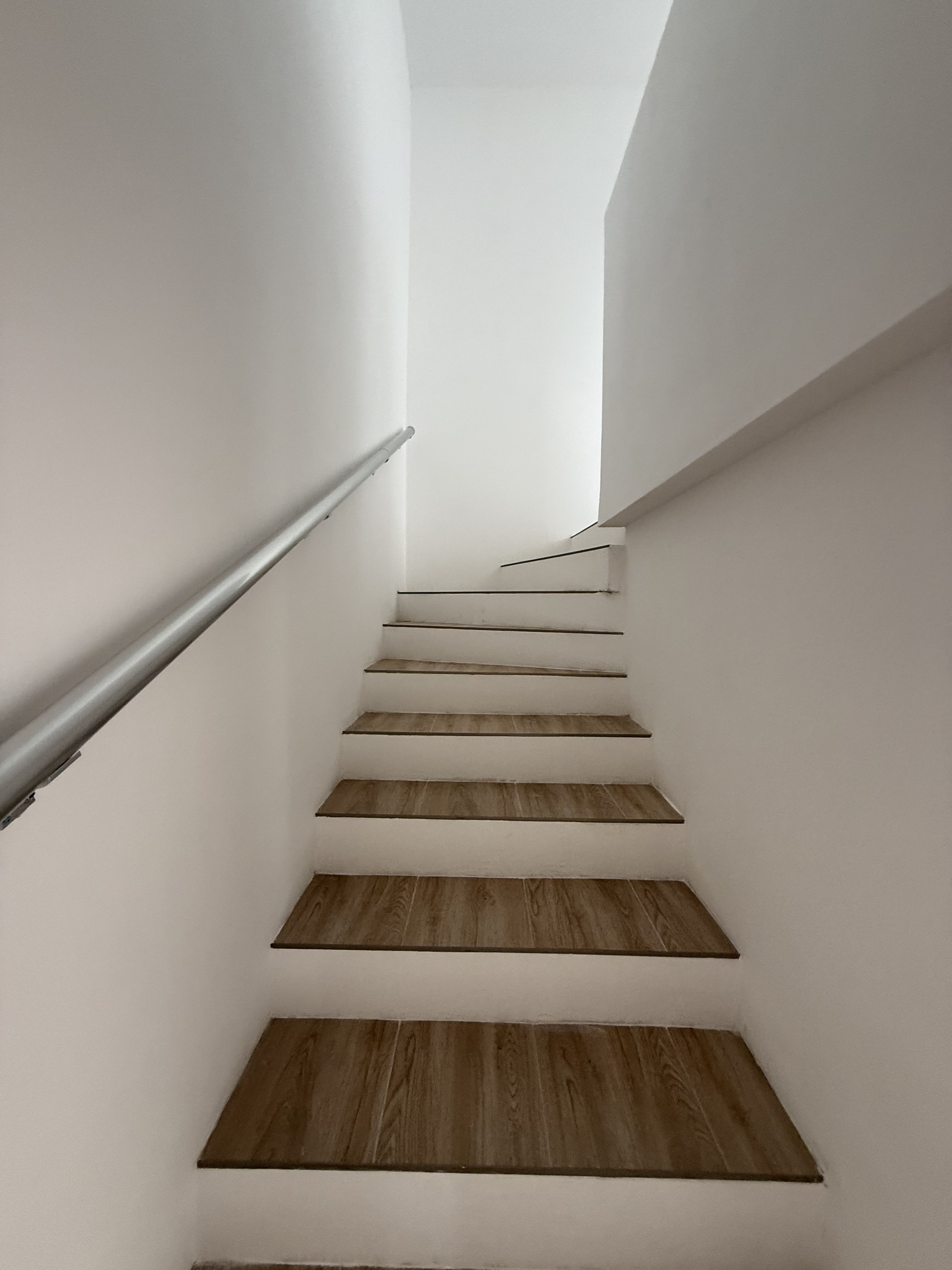 Vila 4 camere cu arhitectura deosebita langa pădure in Corbeanca ! — fotografia 10