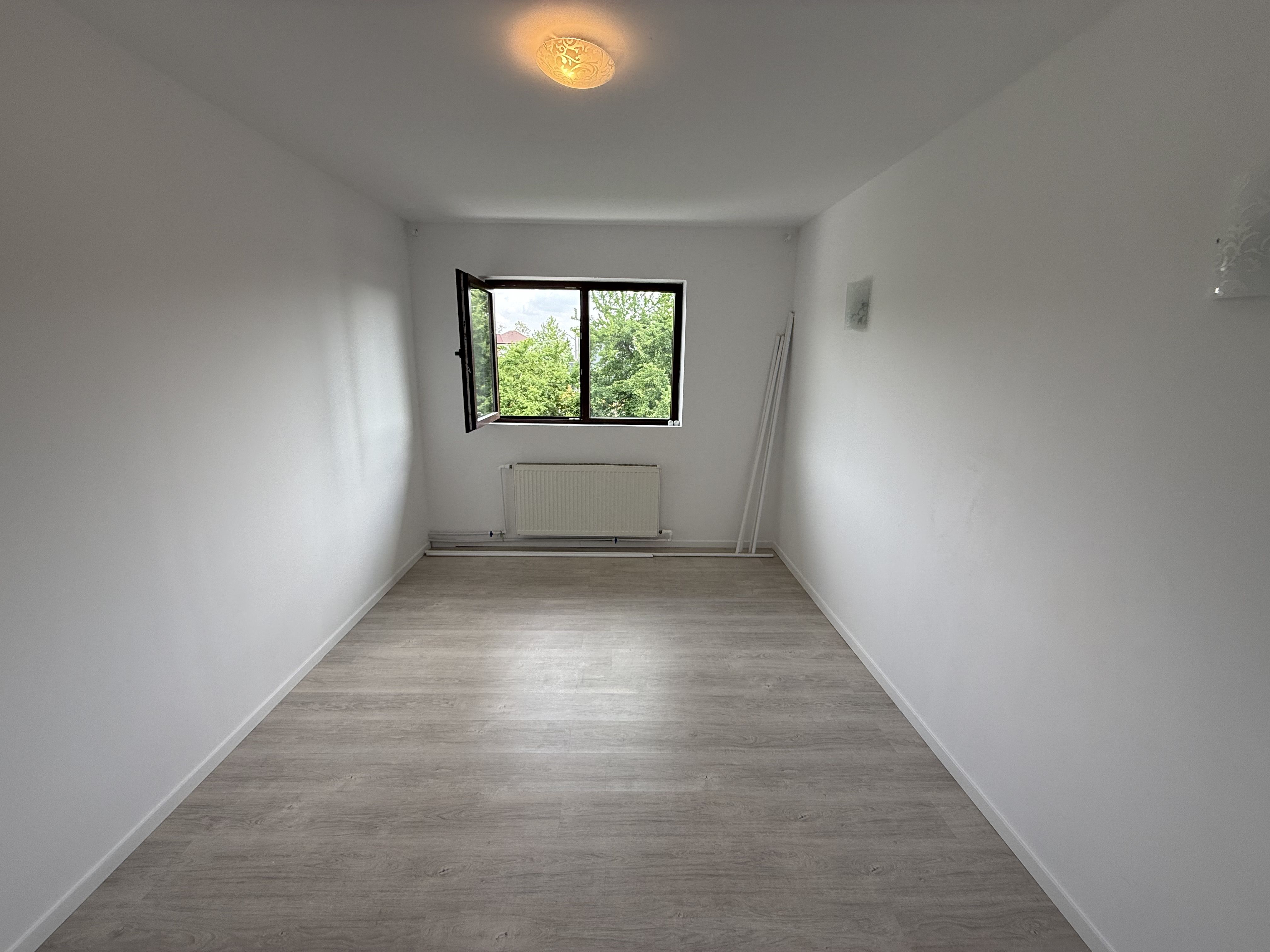 Vila 4 camere cu arhitectura deosebita langa pădure in Corbeanca ! — fotografia 17