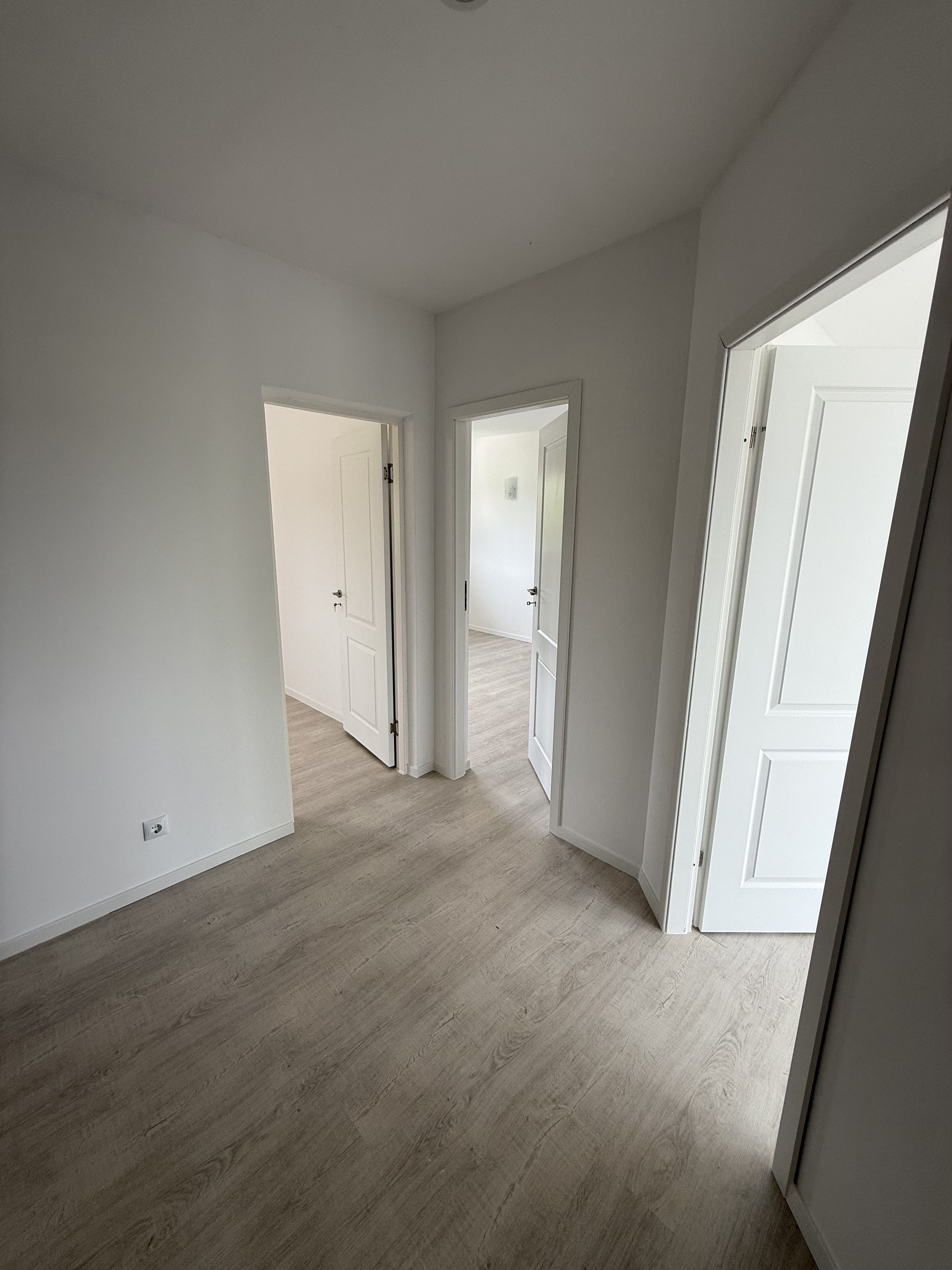 Vila 4 camere cu arhitectura deosebita langa pădure in Corbeanca ! — fotografia 18