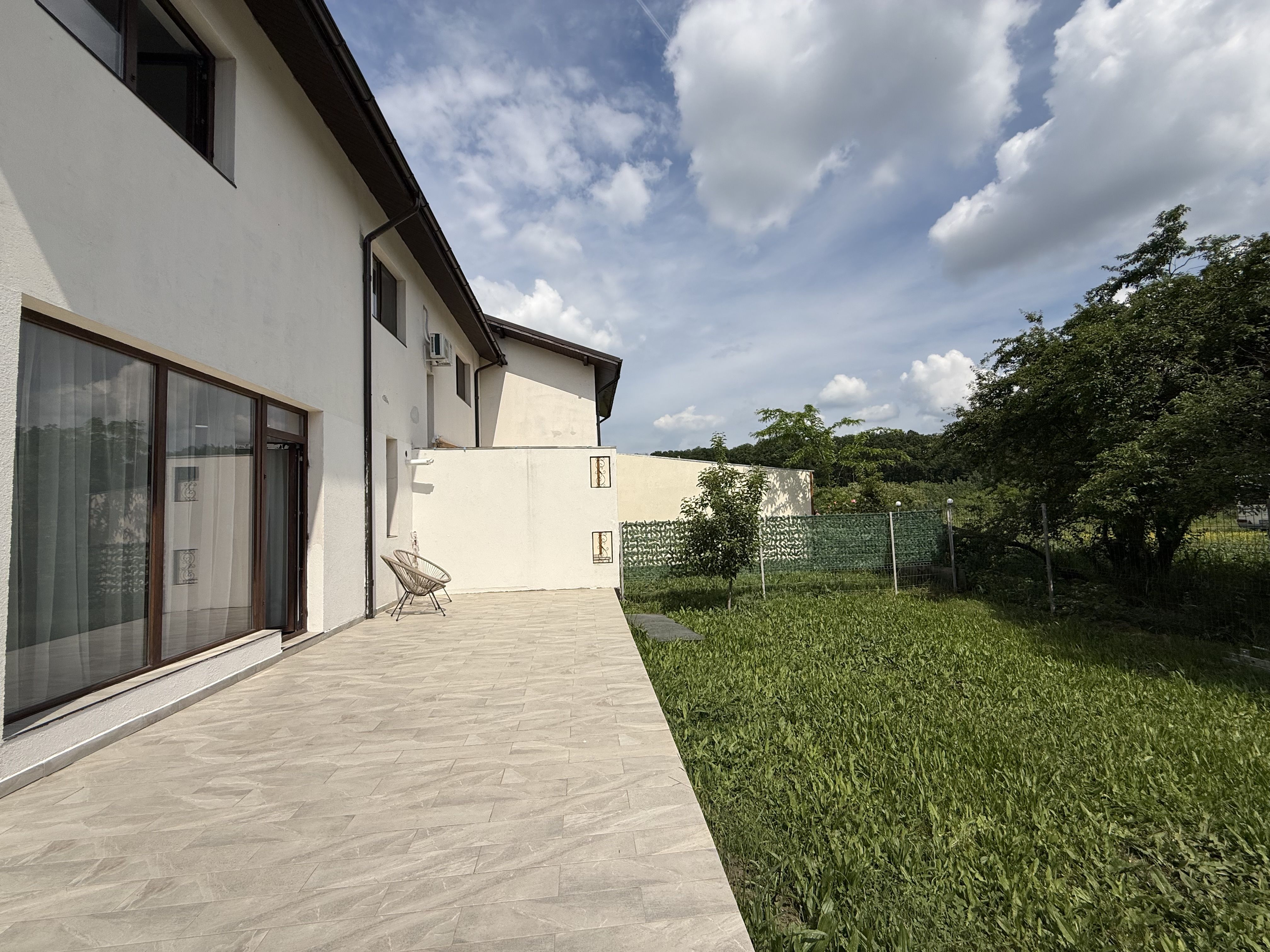 Vila 4 camere cu arhitectura deosebita langa pădure in Corbeanca ! — fotografia 37