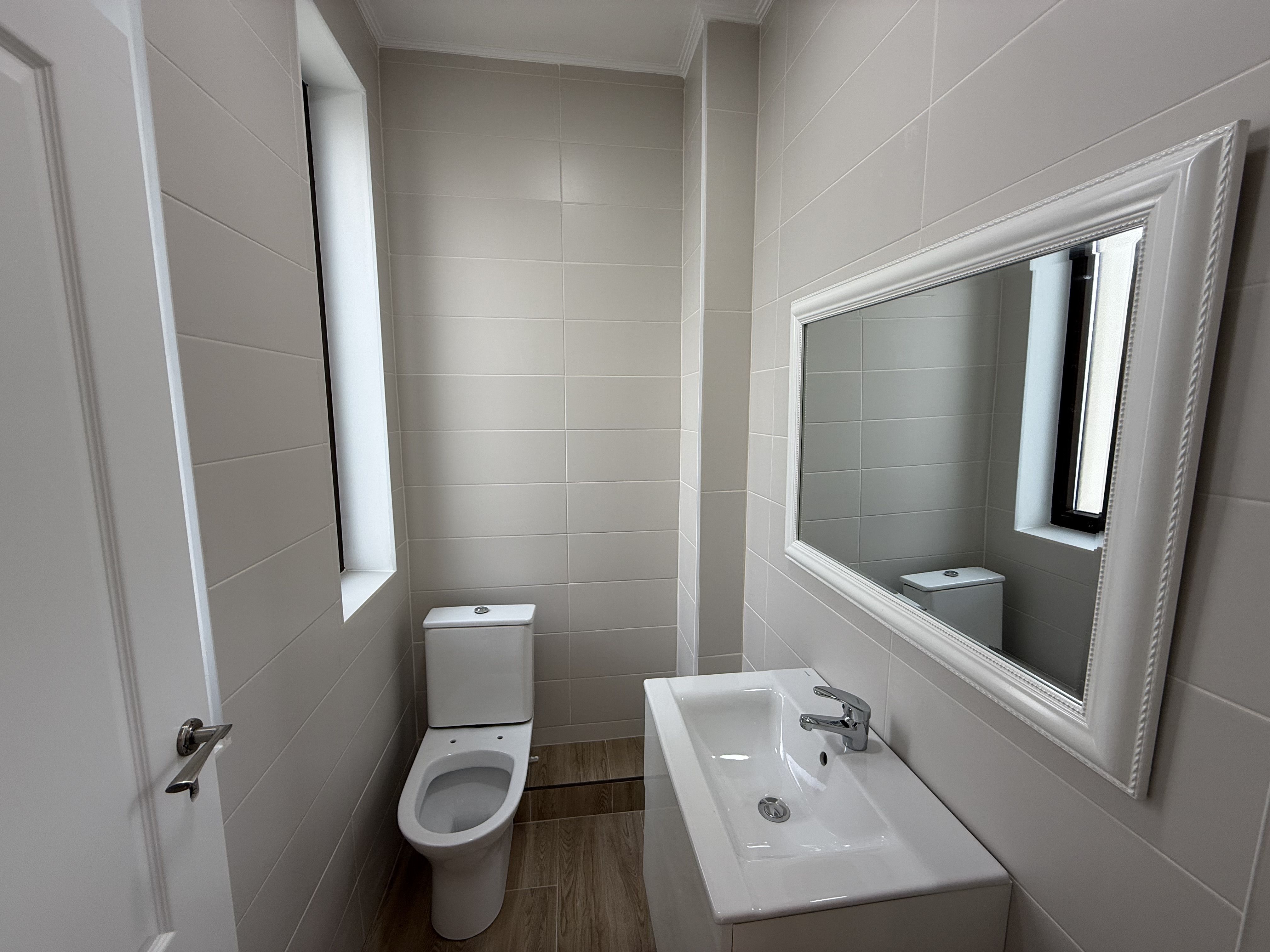 Vila 4 camere cu arhitectura deosebita langa pădure in Corbeanca ! — fotografia 9