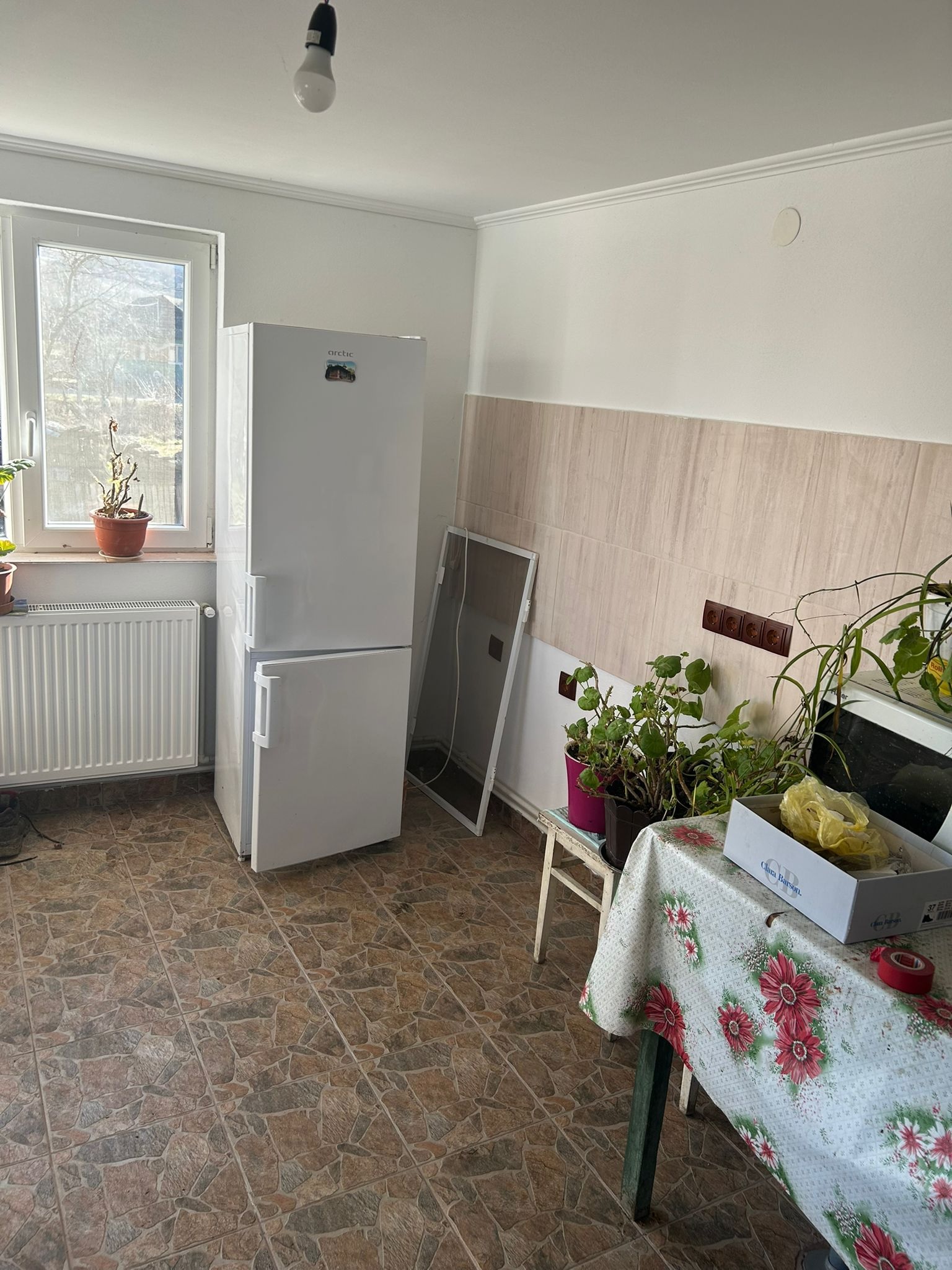 Casă din cărămidă, complet renovată, la doar 13 km de Zalău – 10 ari teren, acces asfaltat. — fotografia 6