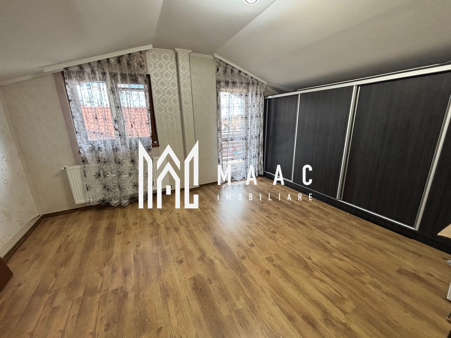 Casă 5 camere de vânzare | Arhitecților, Sibiu | 220 mp, teren 426 mp — fotografia 8