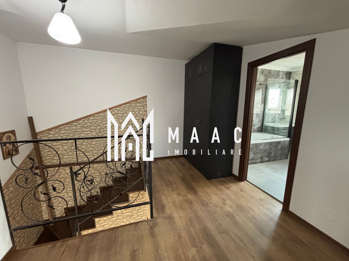 Casă 5 camere de vânzare | Arhitecților, Sibiu | 220 mp, teren 426 mp — fotografia 9