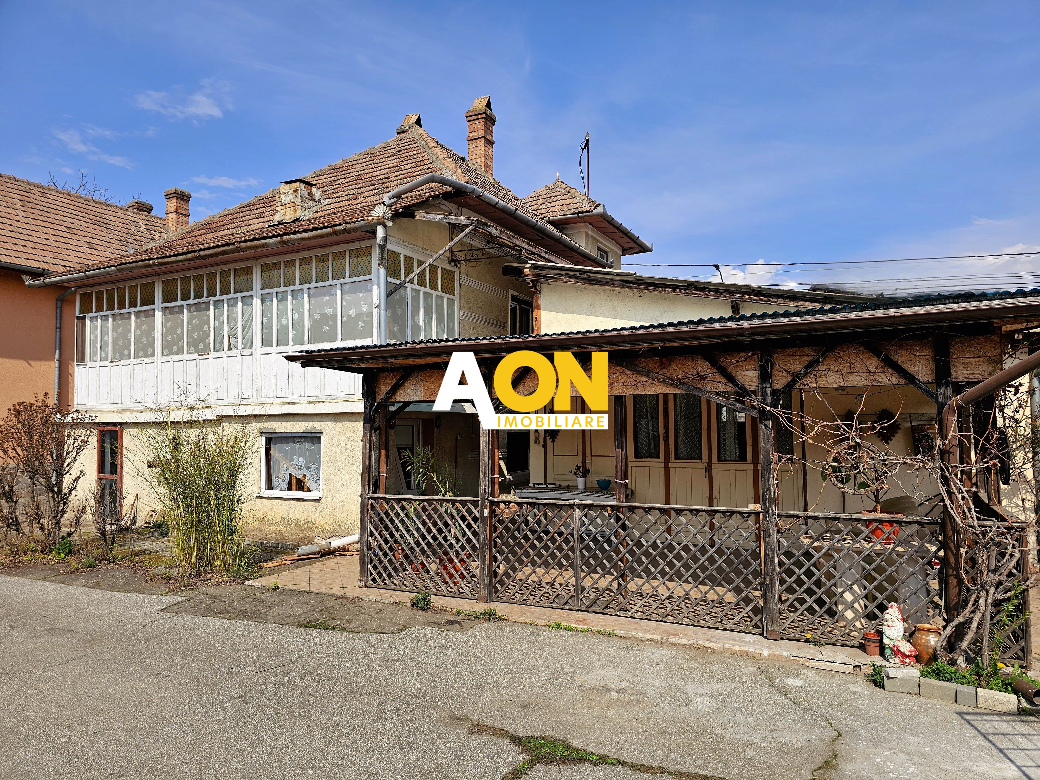 Casa 4 camere, 525 mp teren, zona Centru