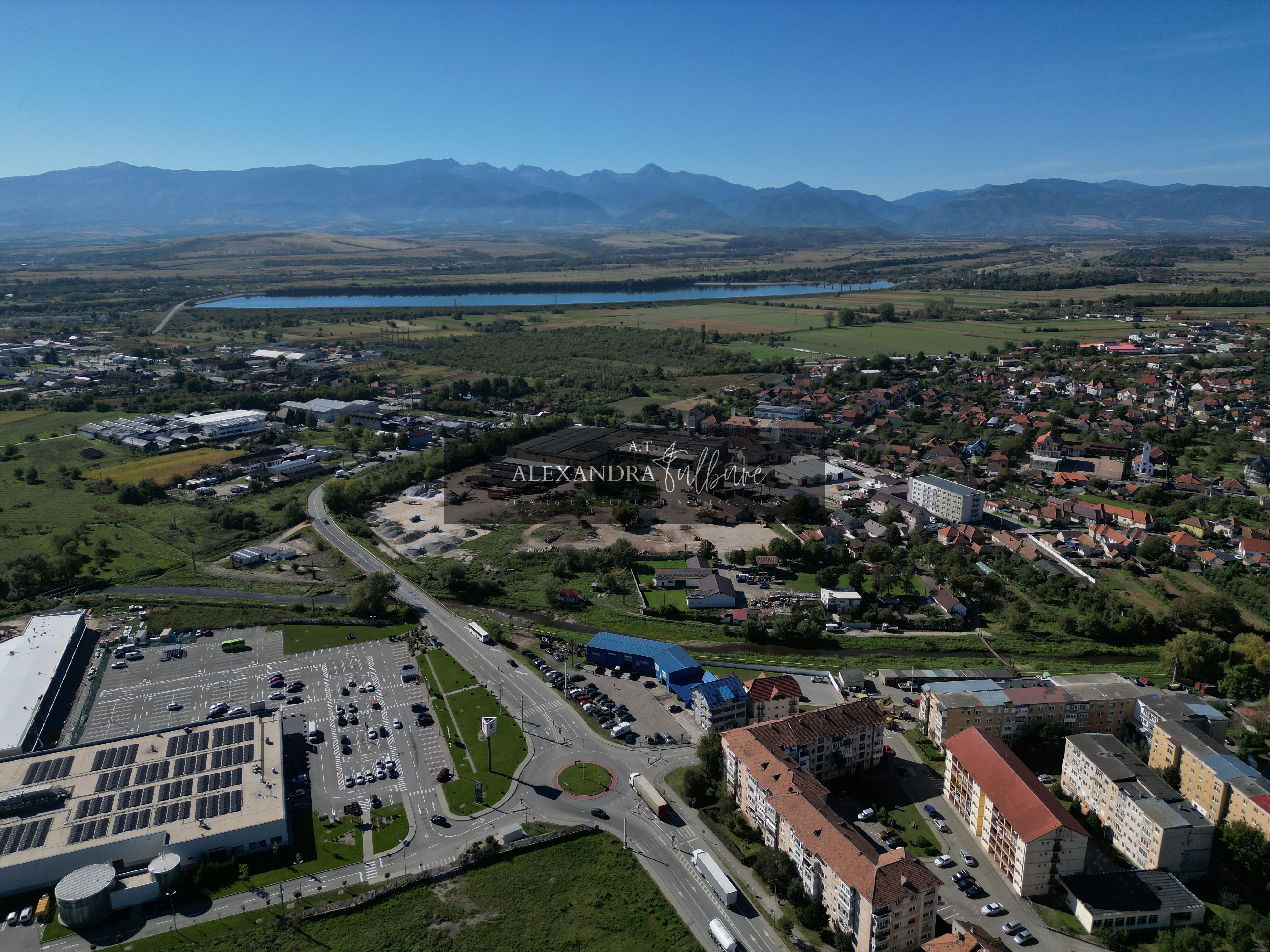 Oportunitate strategică de dezvoltare în Hațeg 3.079 mp — fotografia 2