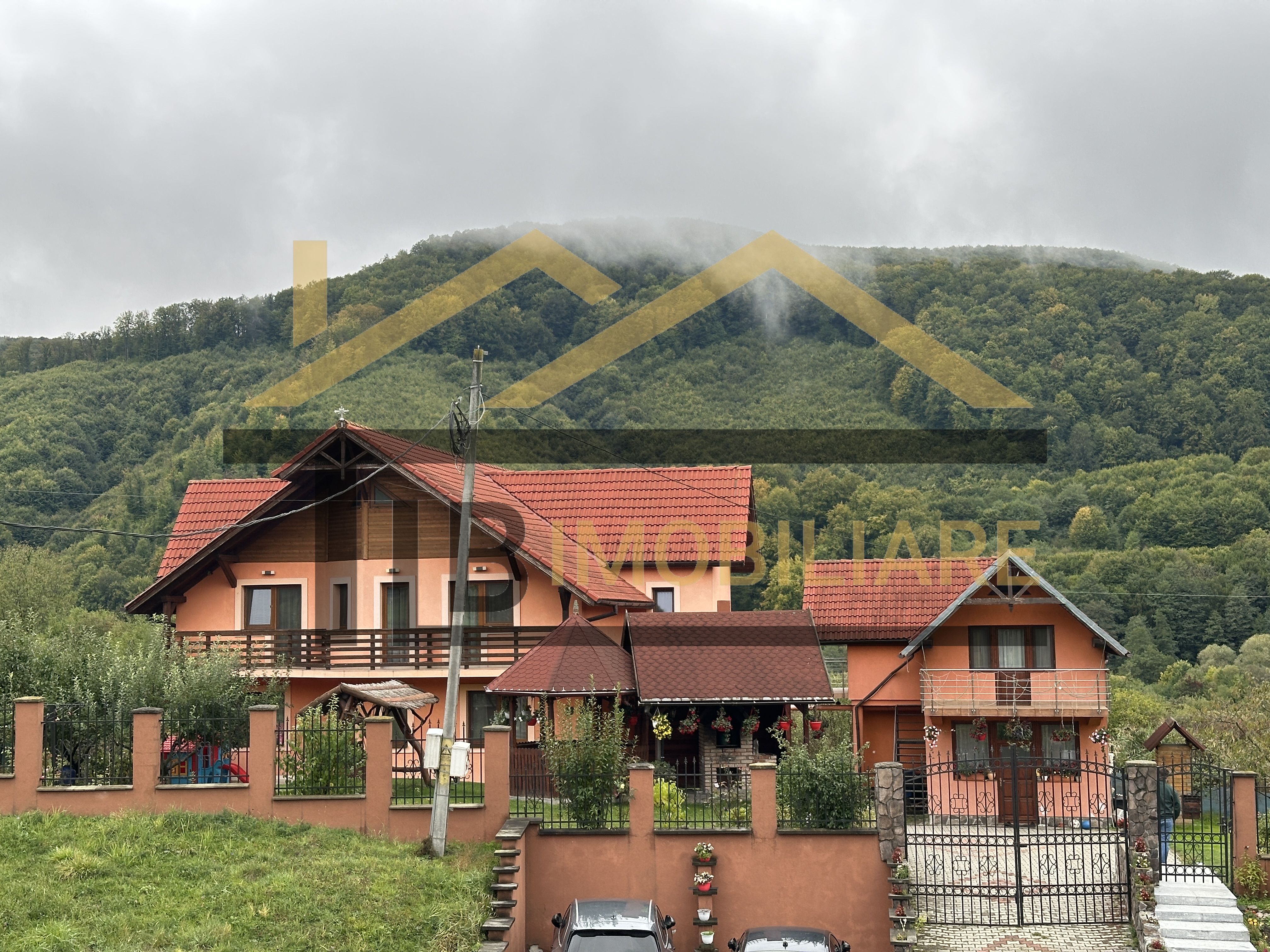 Vila cu 8 camere de vanzare, teren 1580mp, Zona Praid
