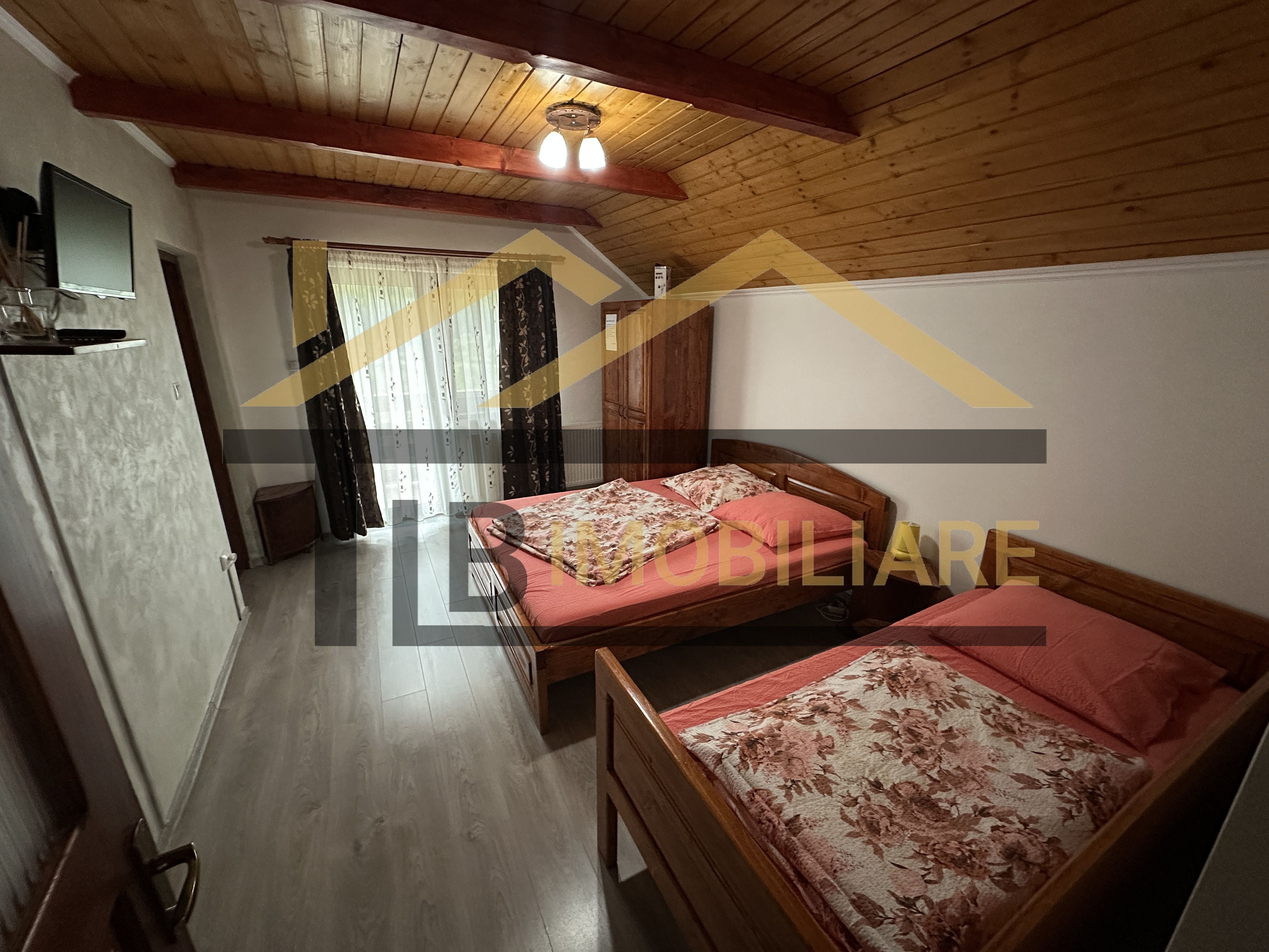 Vila cu 8 camere de vanzare, teren 1580mp, Zona Praid — fotografia 11