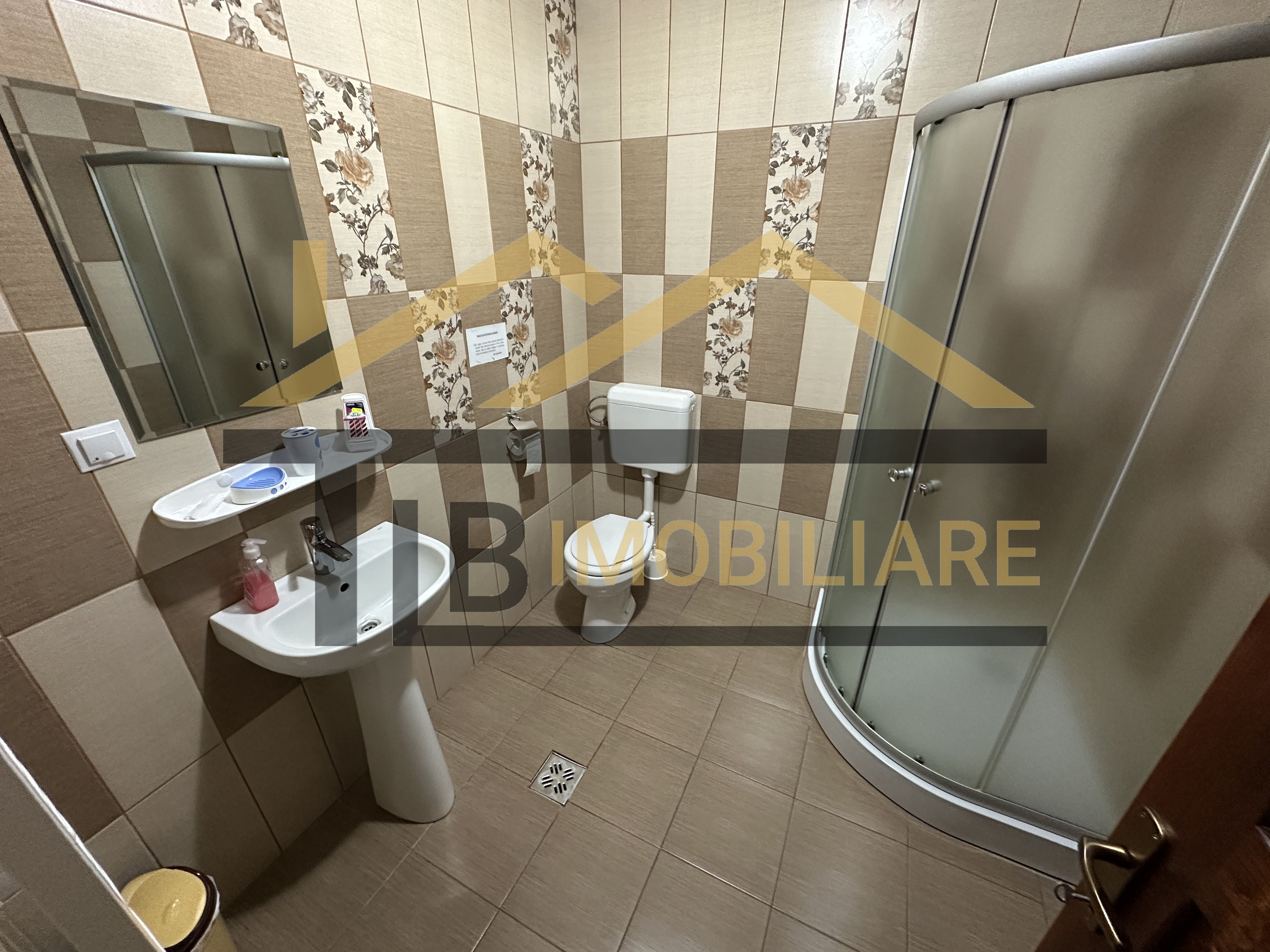Vila cu 8 camere de vanzare, teren 1580mp, Zona Praid — fotografia 12