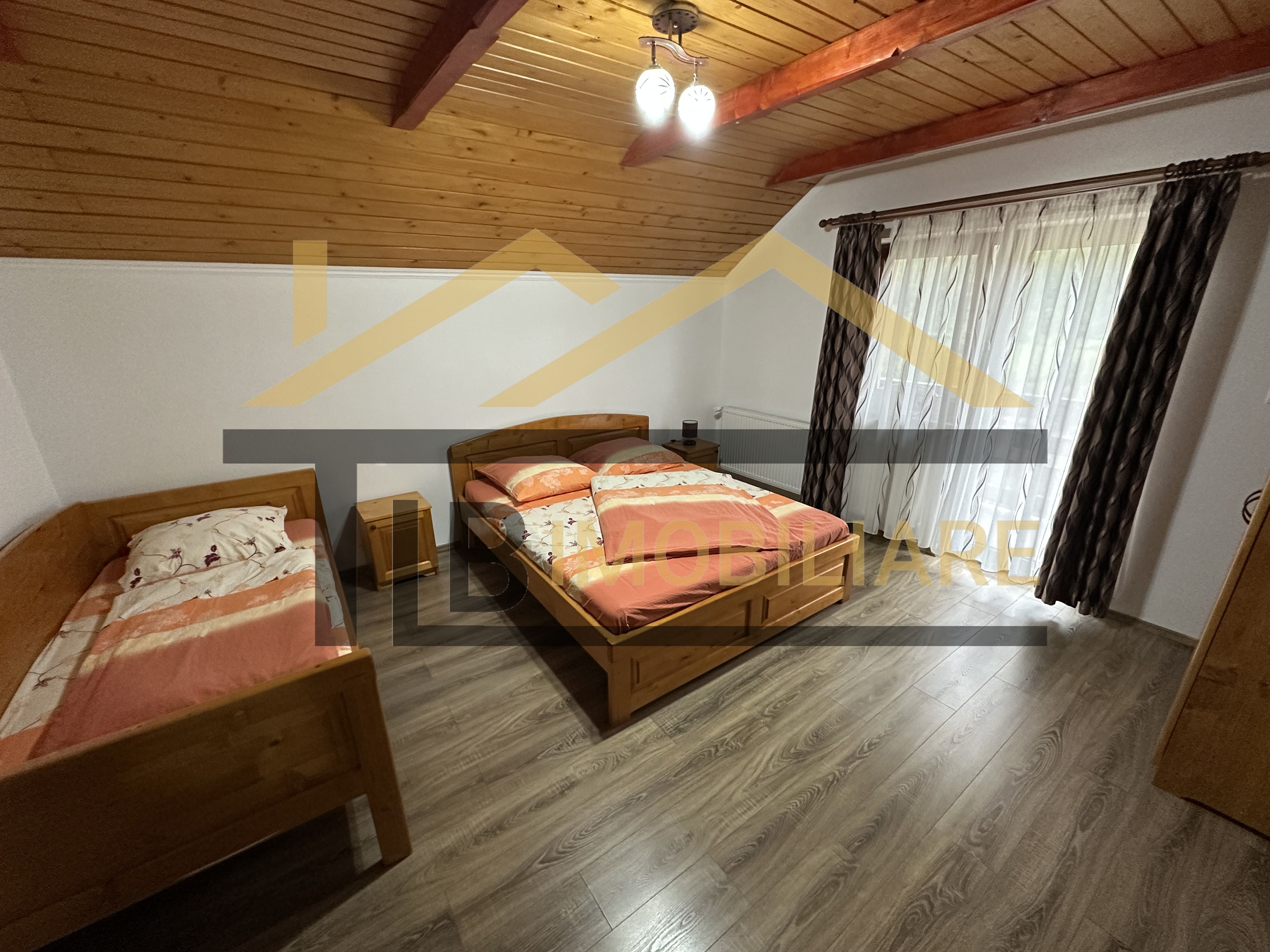 Vila cu 8 camere de vanzare, teren 1580mp, Zona Praid — fotografia 13