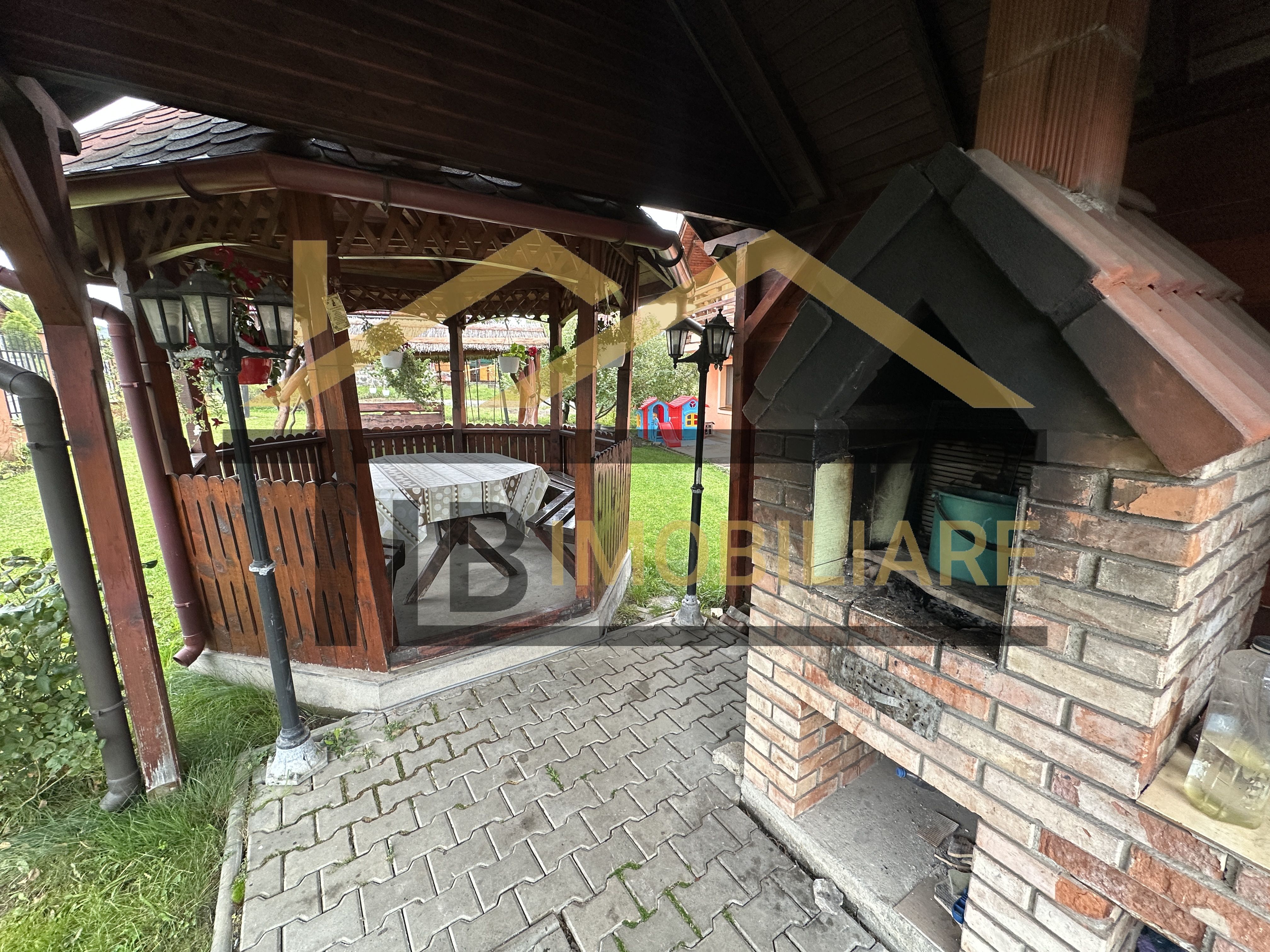Vila cu 8 camere de vanzare, teren 1580mp, Zona Praid — fotografia 39