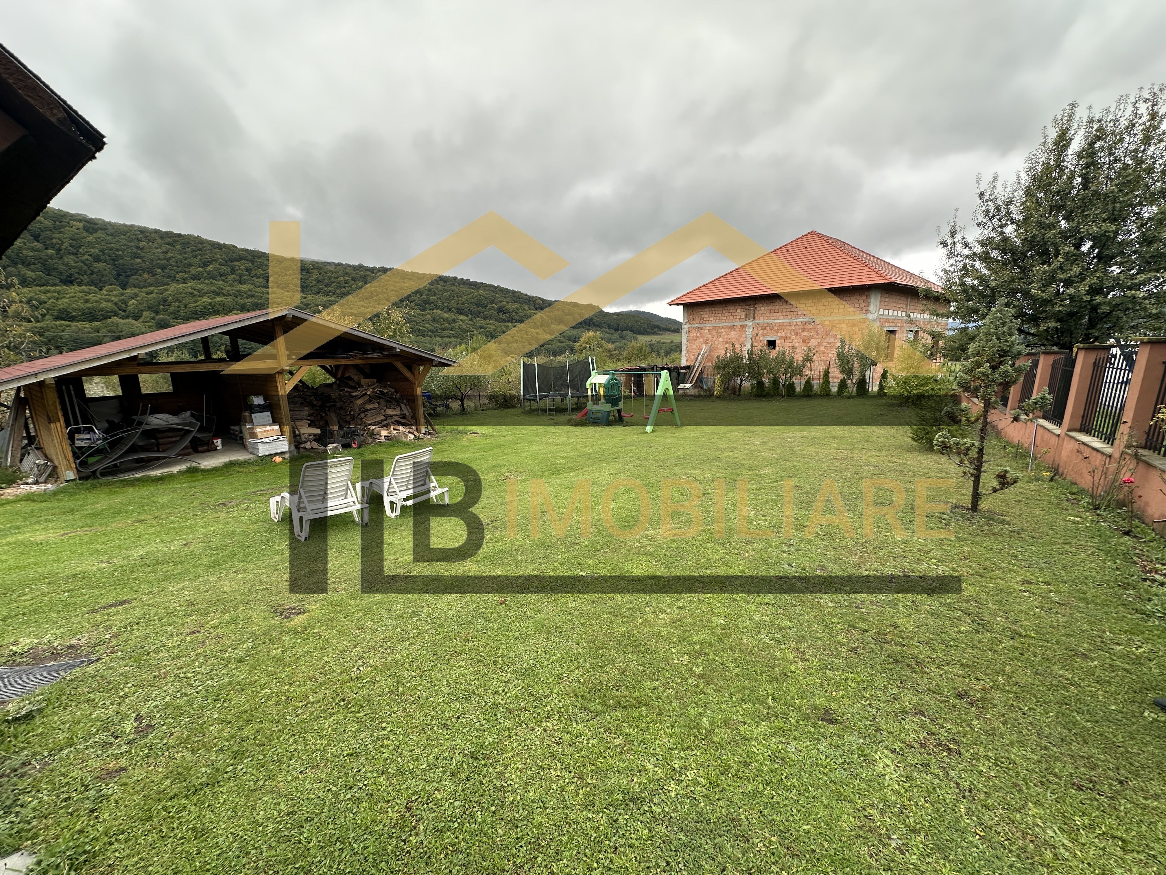 Vila cu 8 camere de vanzare, teren 1580mp, Zona Praid — fotografia 4