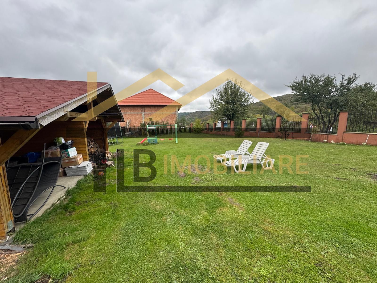 Vila cu 8 camere de vanzare, teren 1580mp, Zona Praid — fotografia 5