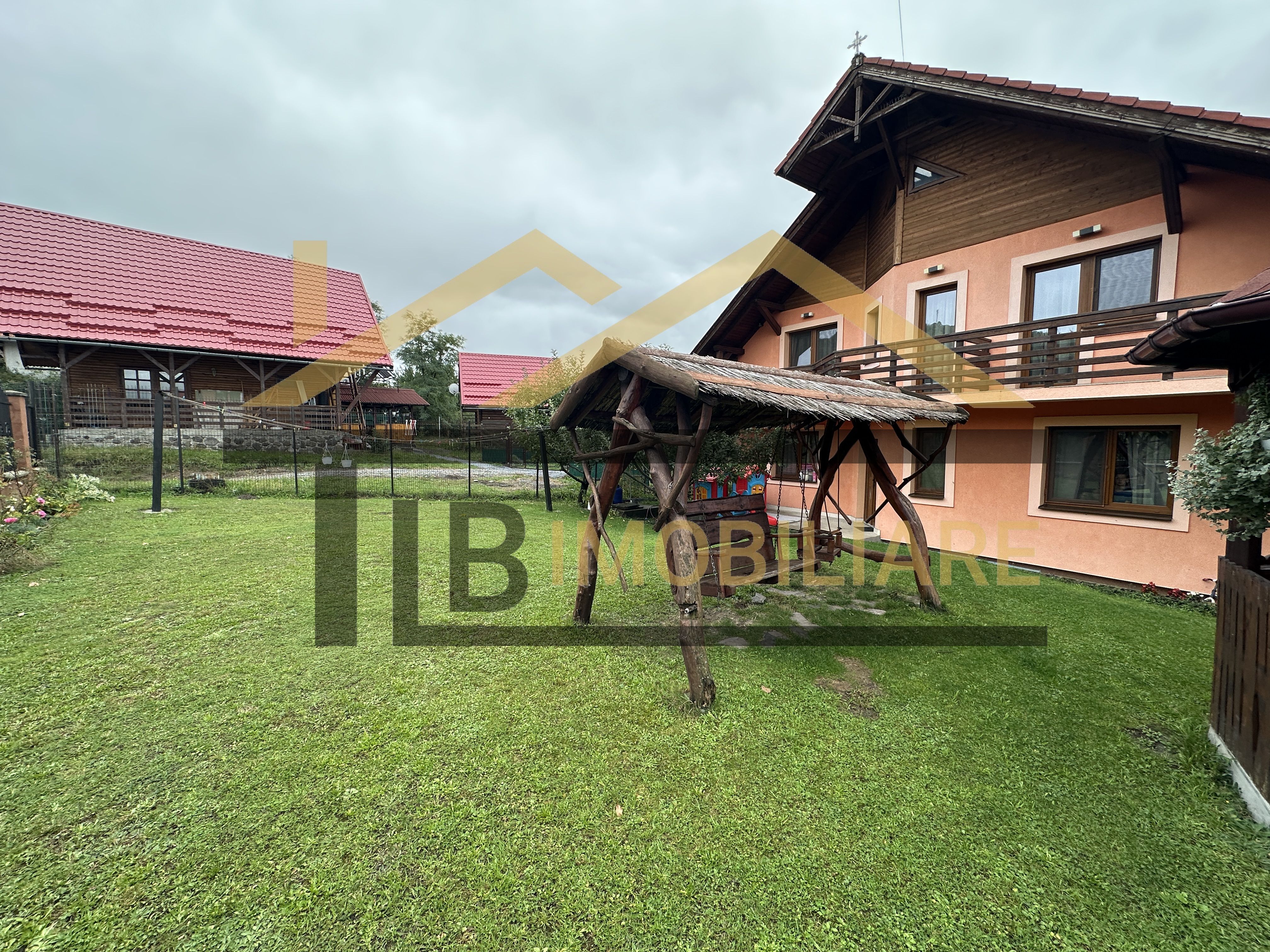 Vila cu 8 camere de vanzare, teren 1580mp, Zona Praid — fotografia 8