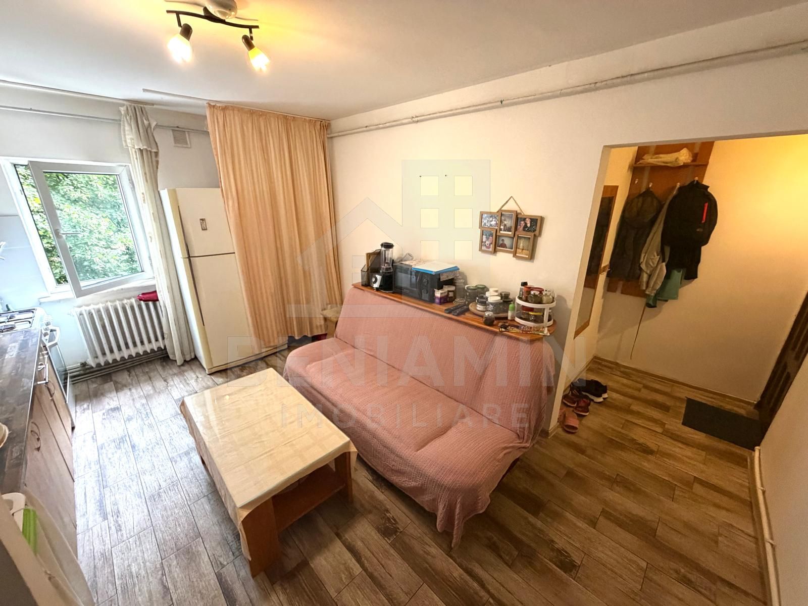 Apartament 2 camere Brazda lui Novac Etaj 1 Centrala termica 52mp — fotografia 3