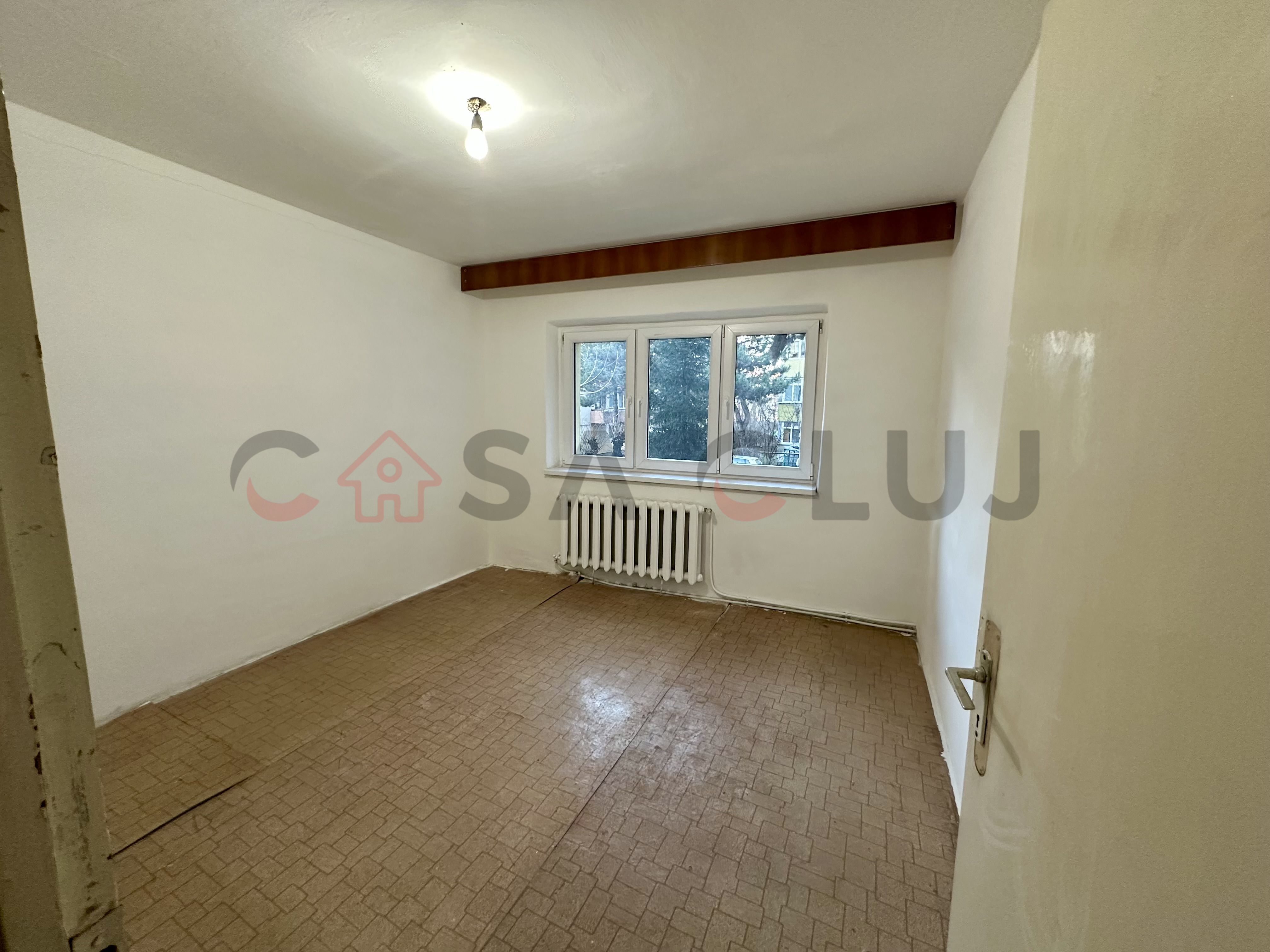 Ideal pentru familii, bine compartimentat, in zona linistita — fotografia 3