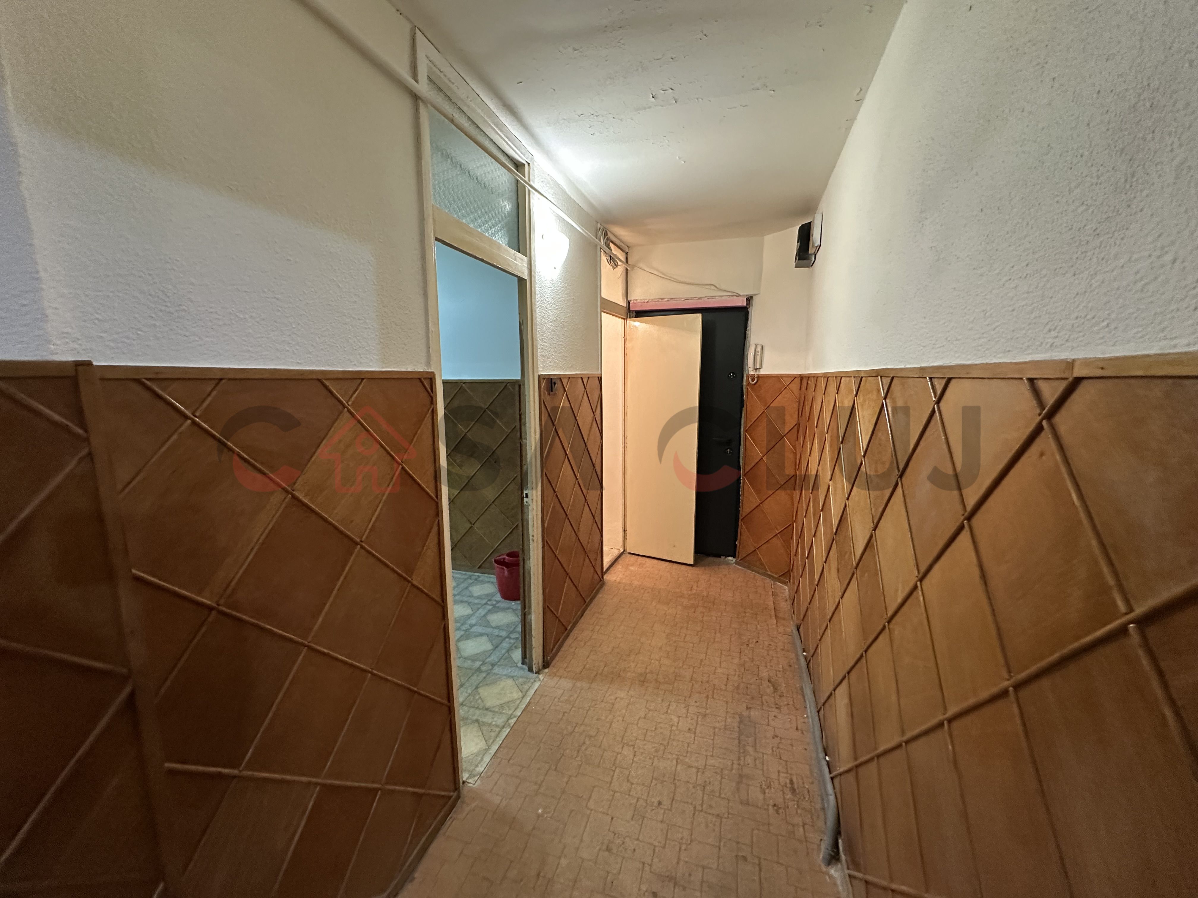 Ideal pentru familii, bine compartimentat, in zona linistita — fotografia 7