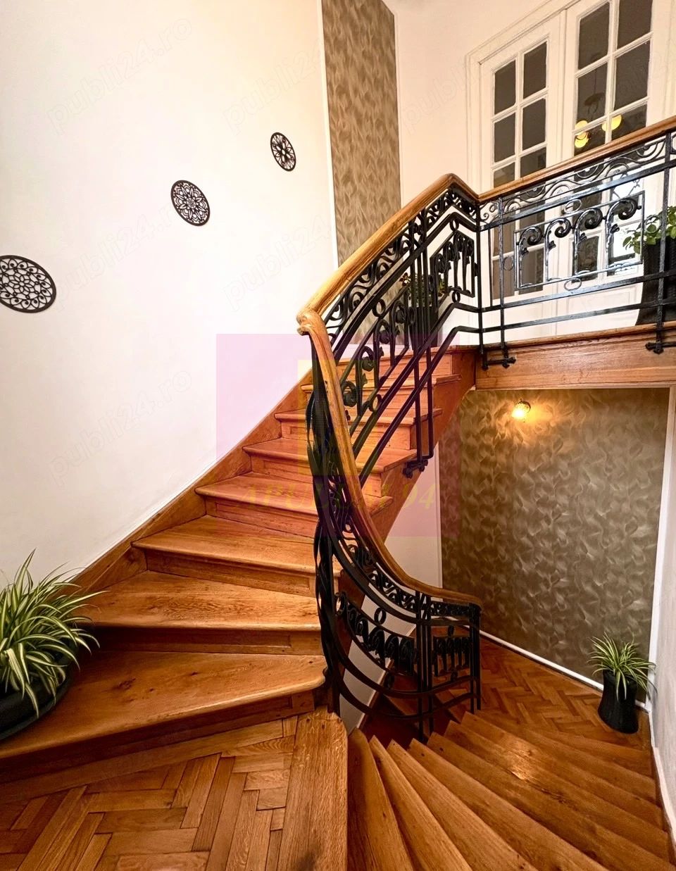 Proprietate deosebită în centrul istoric | 4 camere si mansardă — fotografia 2