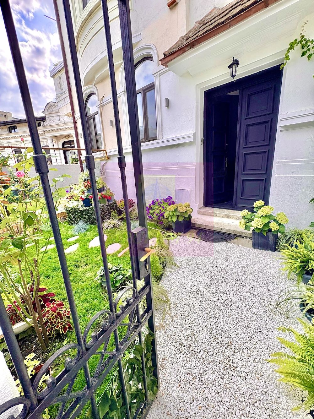 Proprietate deosebită în centrul istoric | 4 camere si mansardă — fotografia 3