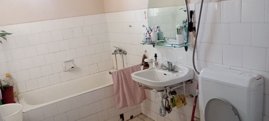 BRASADAS vinde ap 3 cam în casă - zona Botizului. — fotografia 6