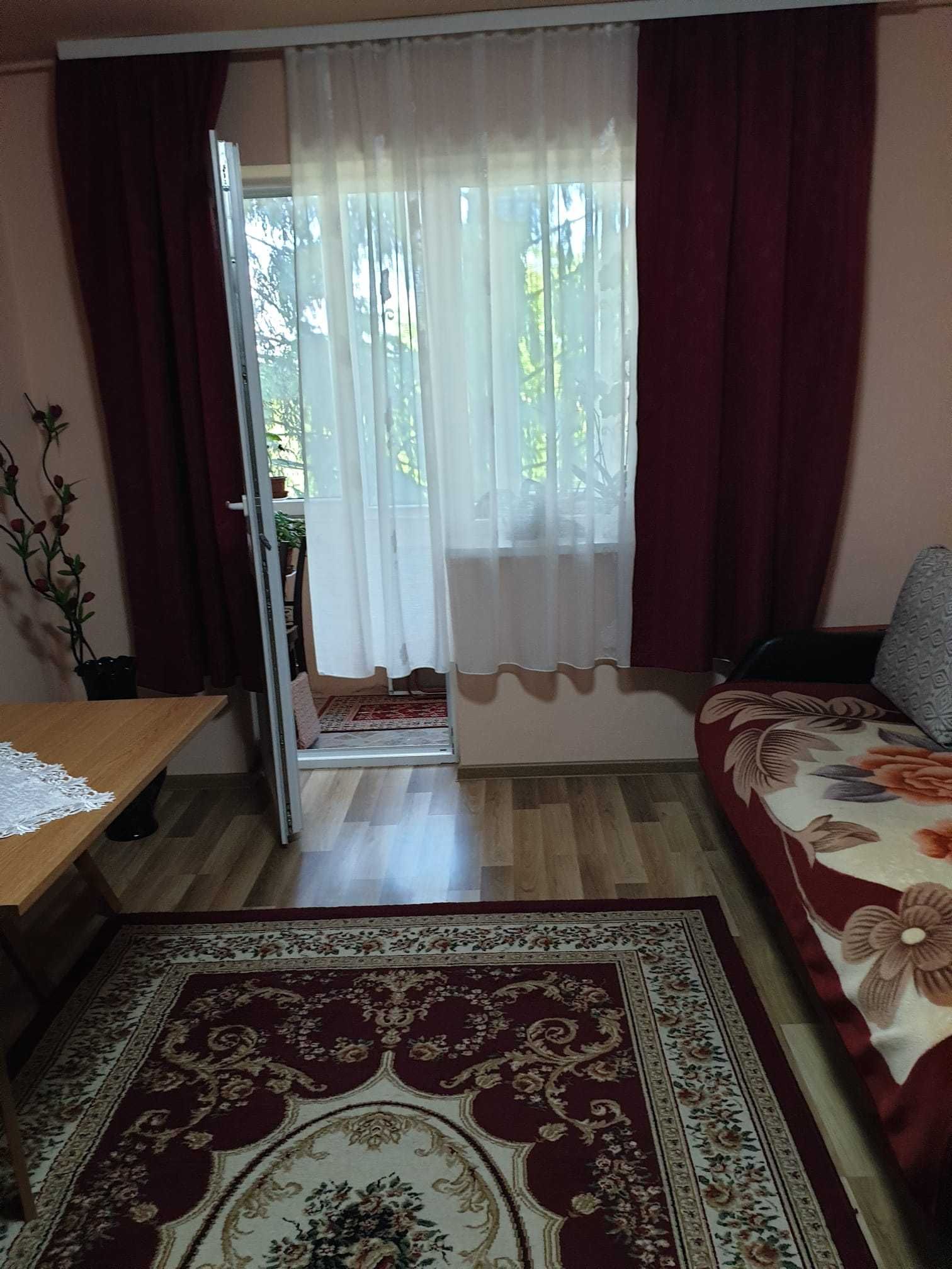 BRASADAS vinde ap 2 cam etaj 2 Botizului