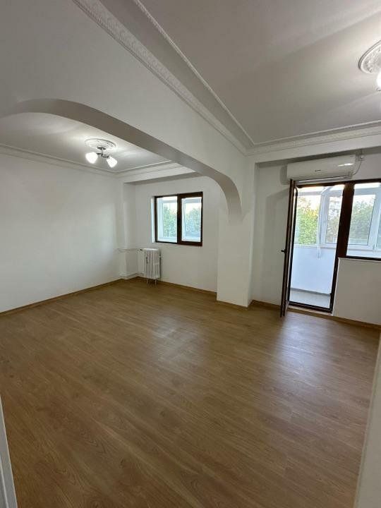 Vand apartament 4 camere Drumul Taberei Valea Argesului 2 — fotografia 4