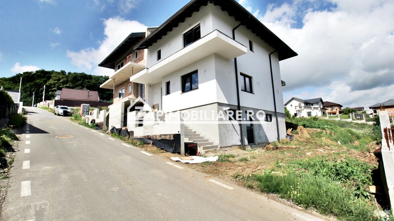 Casa D-P-E,5 camere, 3 băi,213mp, 325mp teren 0% comision