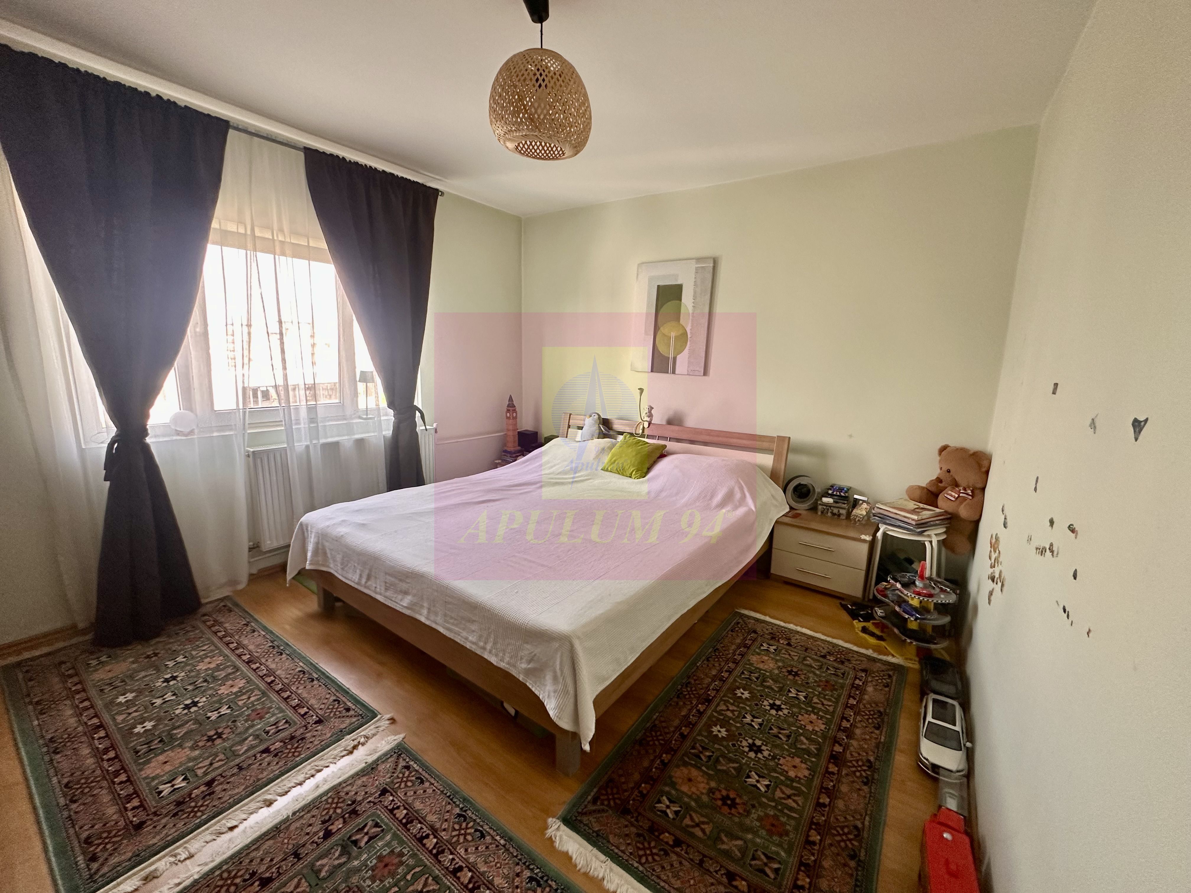 2 camere de vanzare Sebastian - Novaci — fotografia 6
